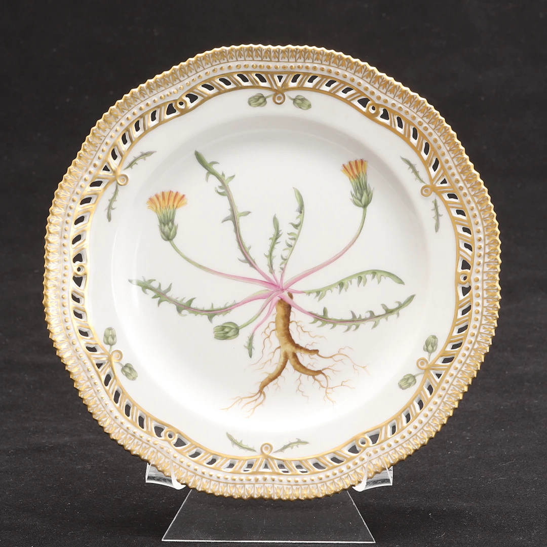 TALLRIK, porslin, Flora Danica, Royal Copenhagen.