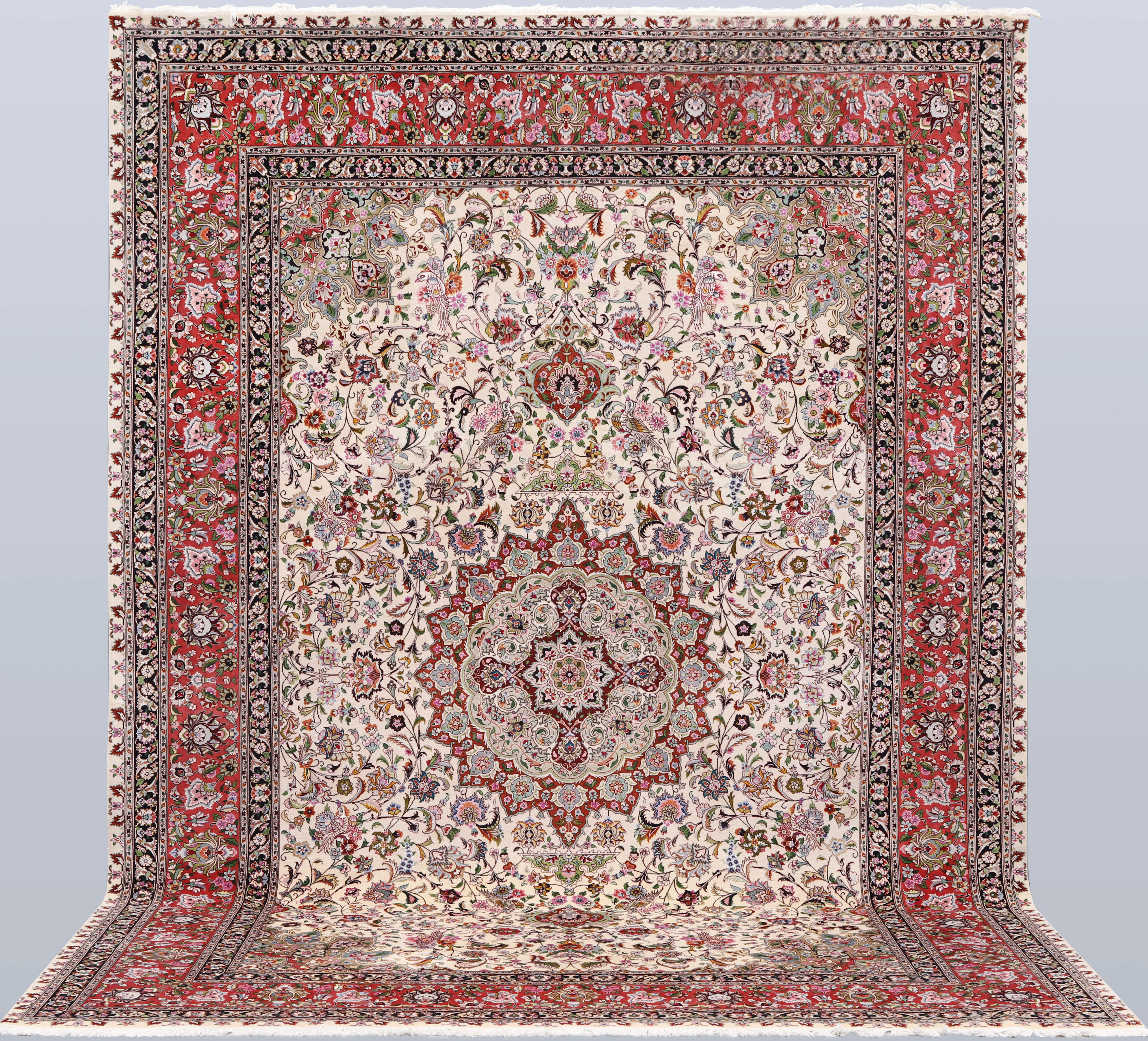 MATTA, figural Täbriz, part silk s k 50 radj, cirka 356 x 251 cm.