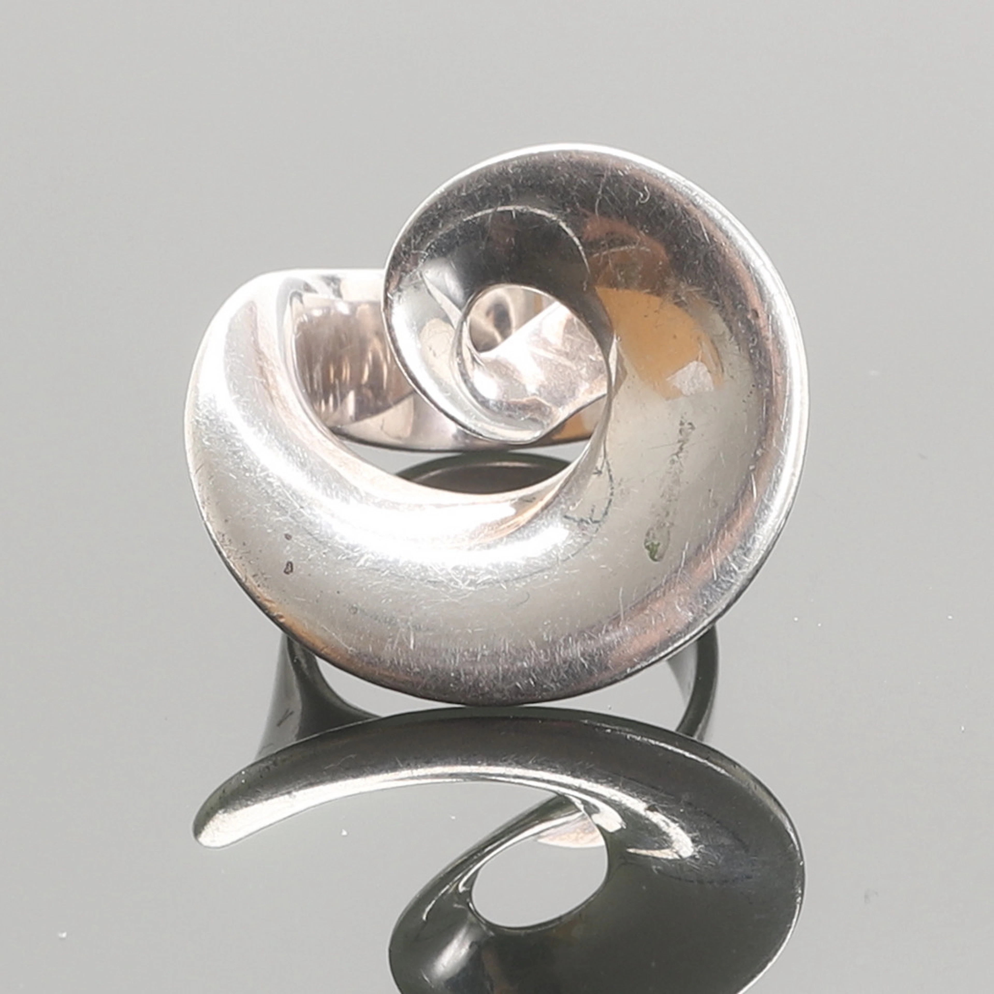 VIVIANNA TORUN BÜLOW-HÜBE. Ring, "Möbius", sterlingsilver, för Georg