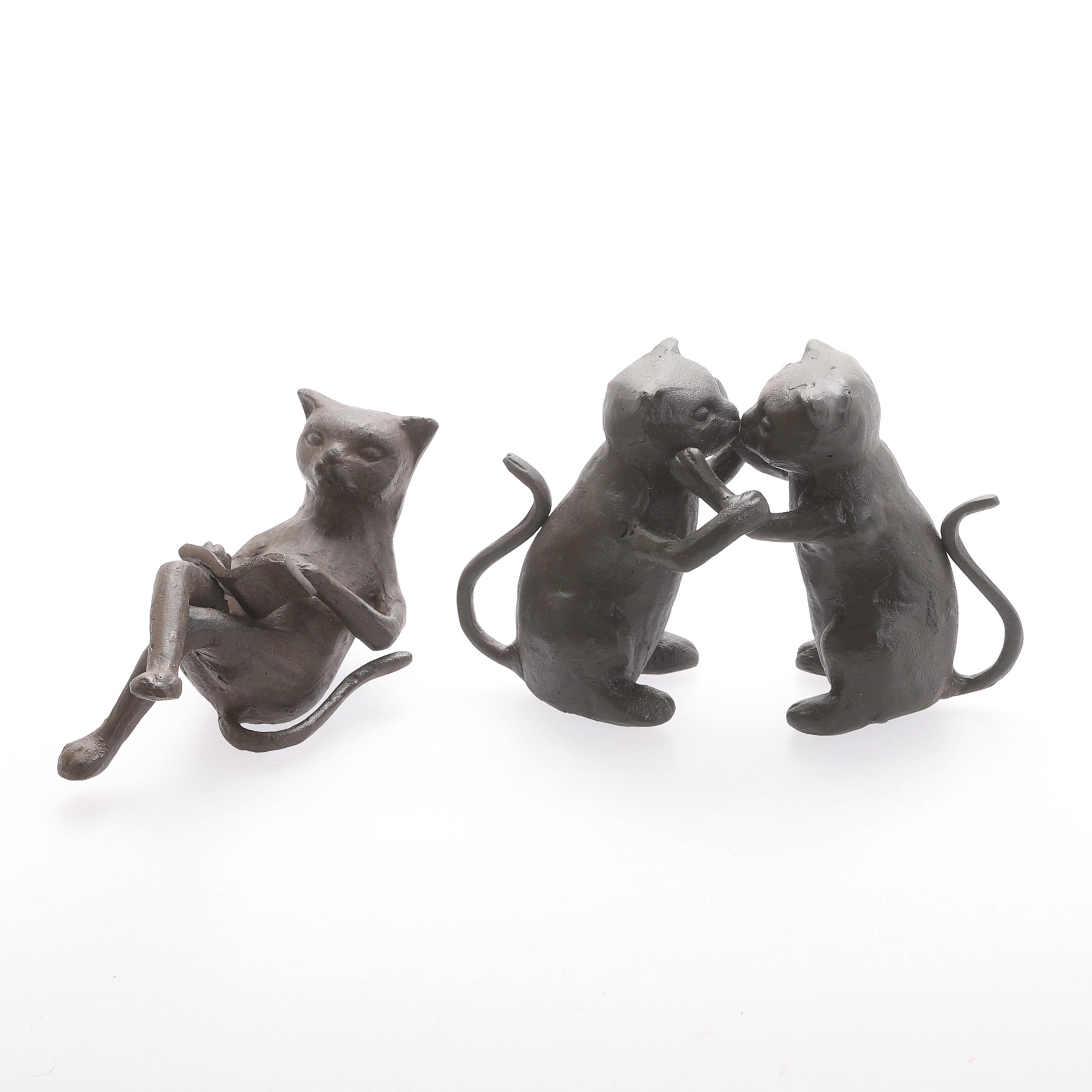 SKULPTURER, 2 stycken, katter, gjutjärn, samtida.