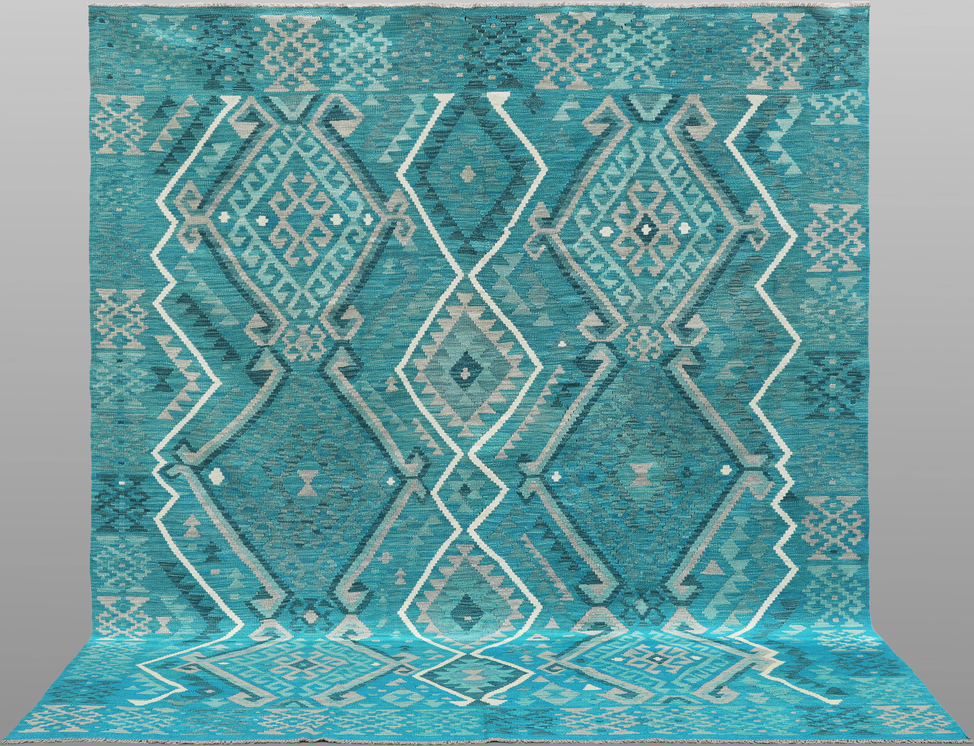 MATTA, Kelim, cirka 291 x 248 cm.