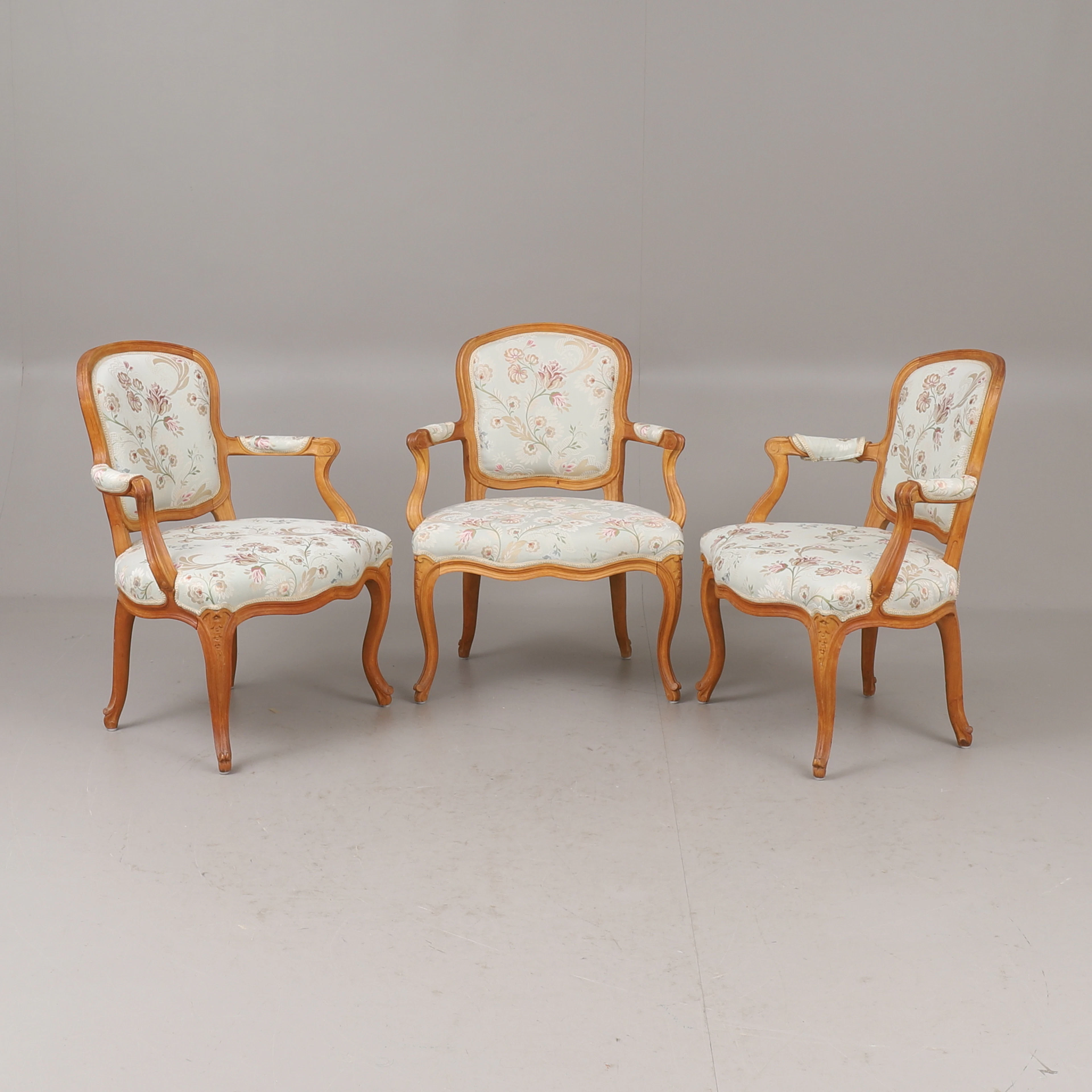 KARMSTOLAR, 3 stycken, nyrokoko, 1800-tal.