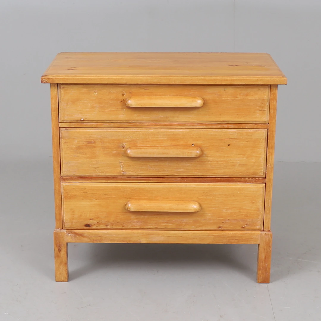 BYRÅ, trä, 1900-talets första hälft.