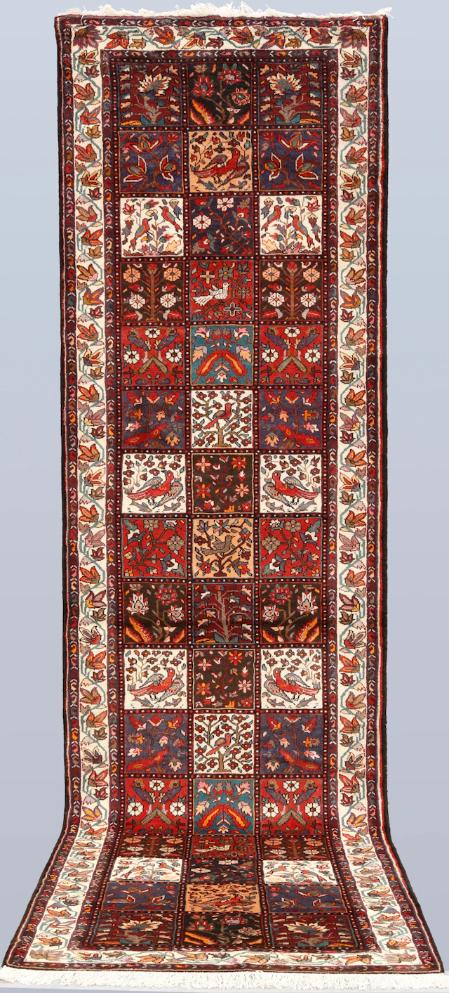 MATTA, gallerimodell, figural Baktiari, cirka 400 x 115 cm.