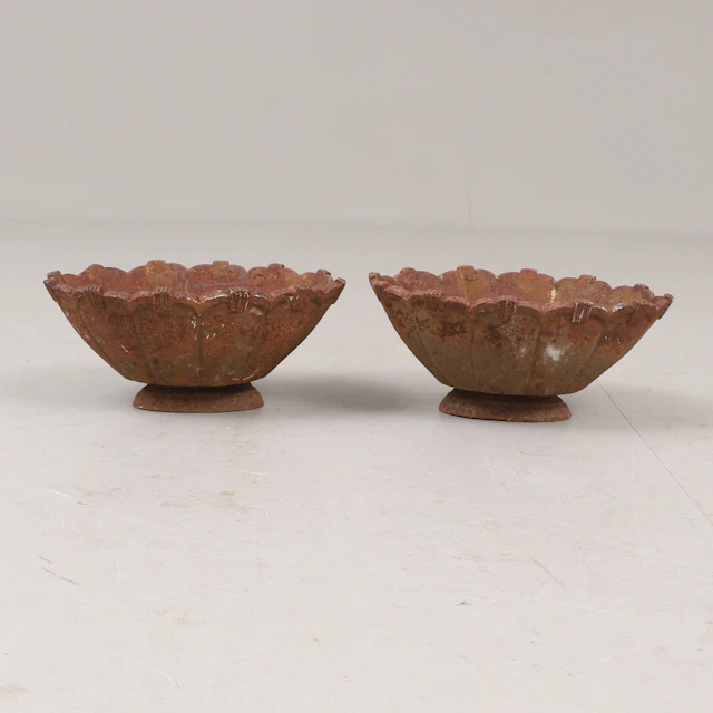 YTTERFODER, 2 stycken, gjutjärn, 1900-tal.