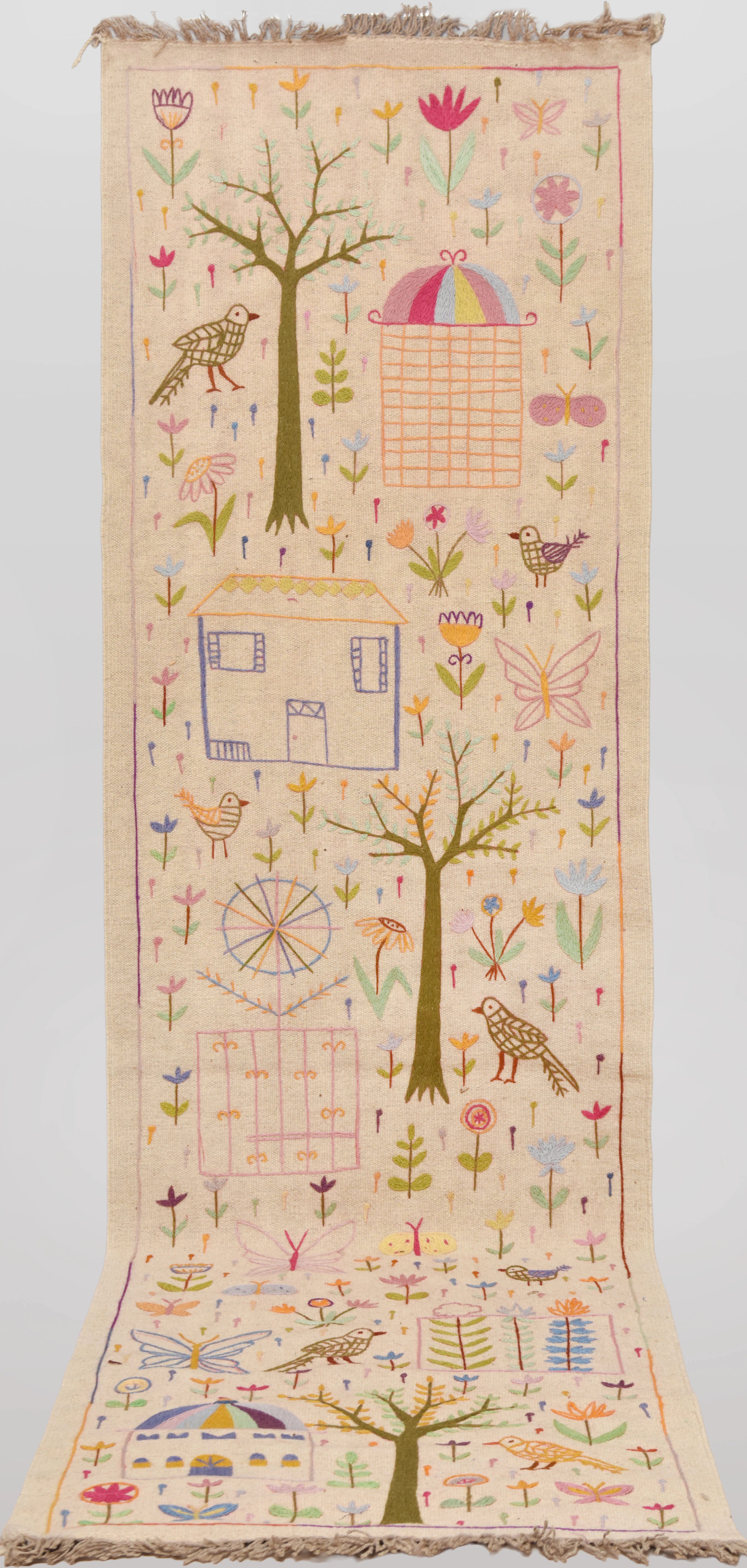 MATTA, gallerimodell, Kelim med handbroderad dekor, cirka 290 x 80 cm.