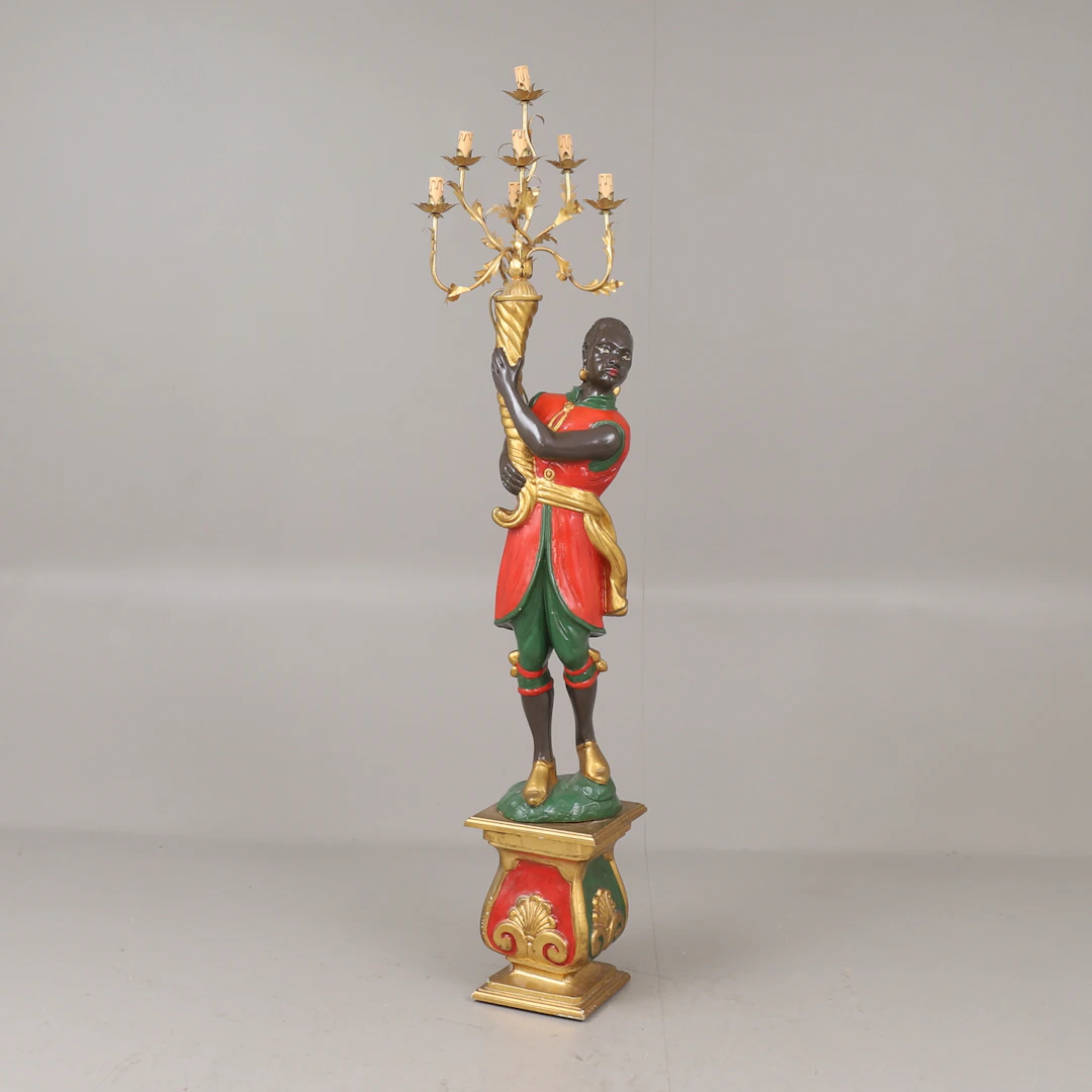 SKULPTUR/GOLVLAMPA, trä, Italien, 1900-tal.