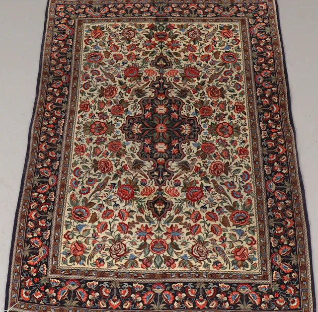 MATTA, persisk, Isfahan, cirka 170 x 110 cm.