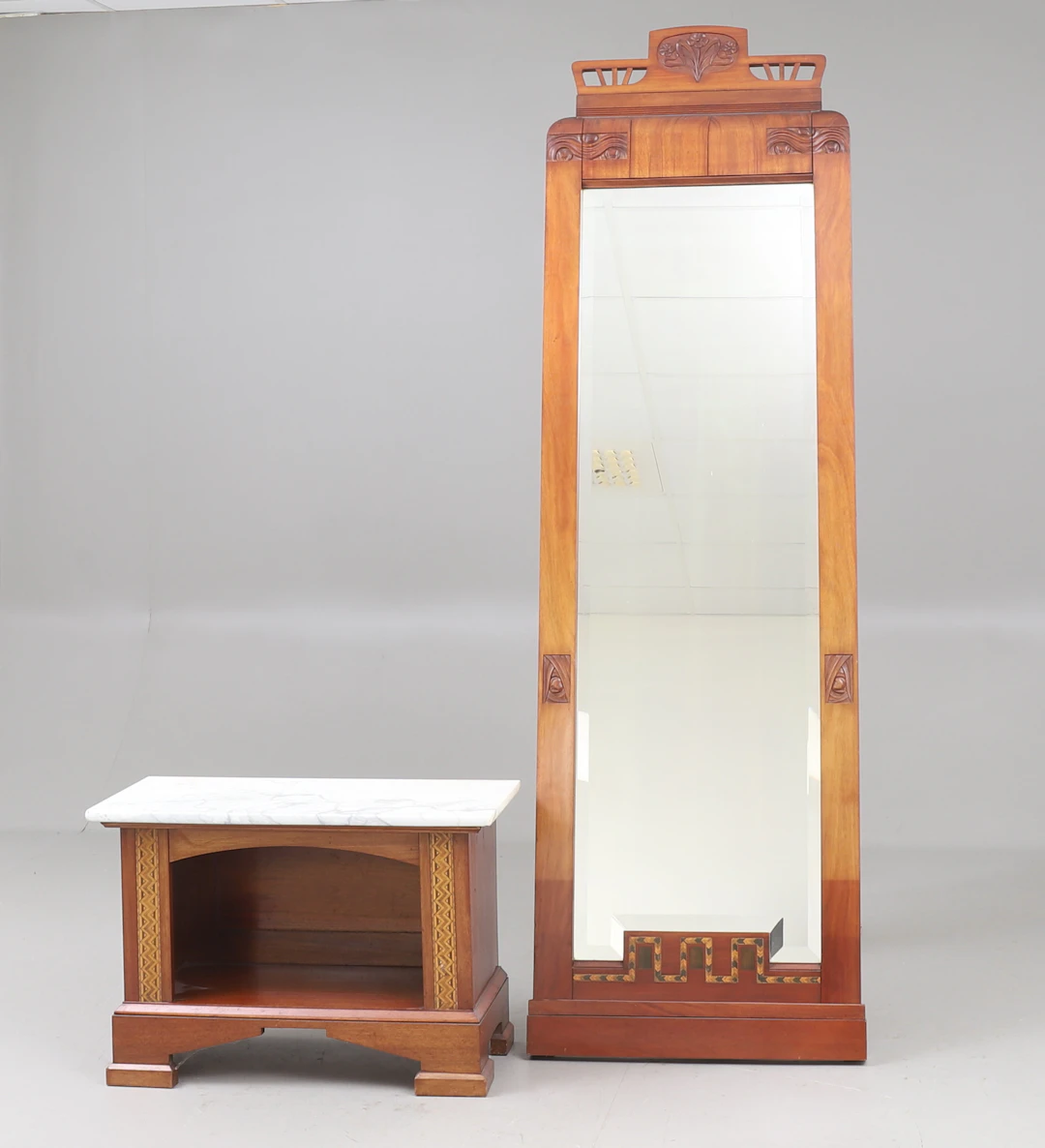 SPEGEL MED KONSOLBORD, trä, jugend, 1900-talets första hälft.