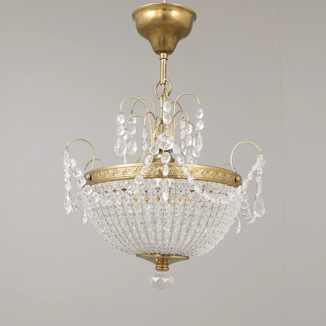 TAKLAMPA, mässing med prismor, 1900-talets första hälft.
