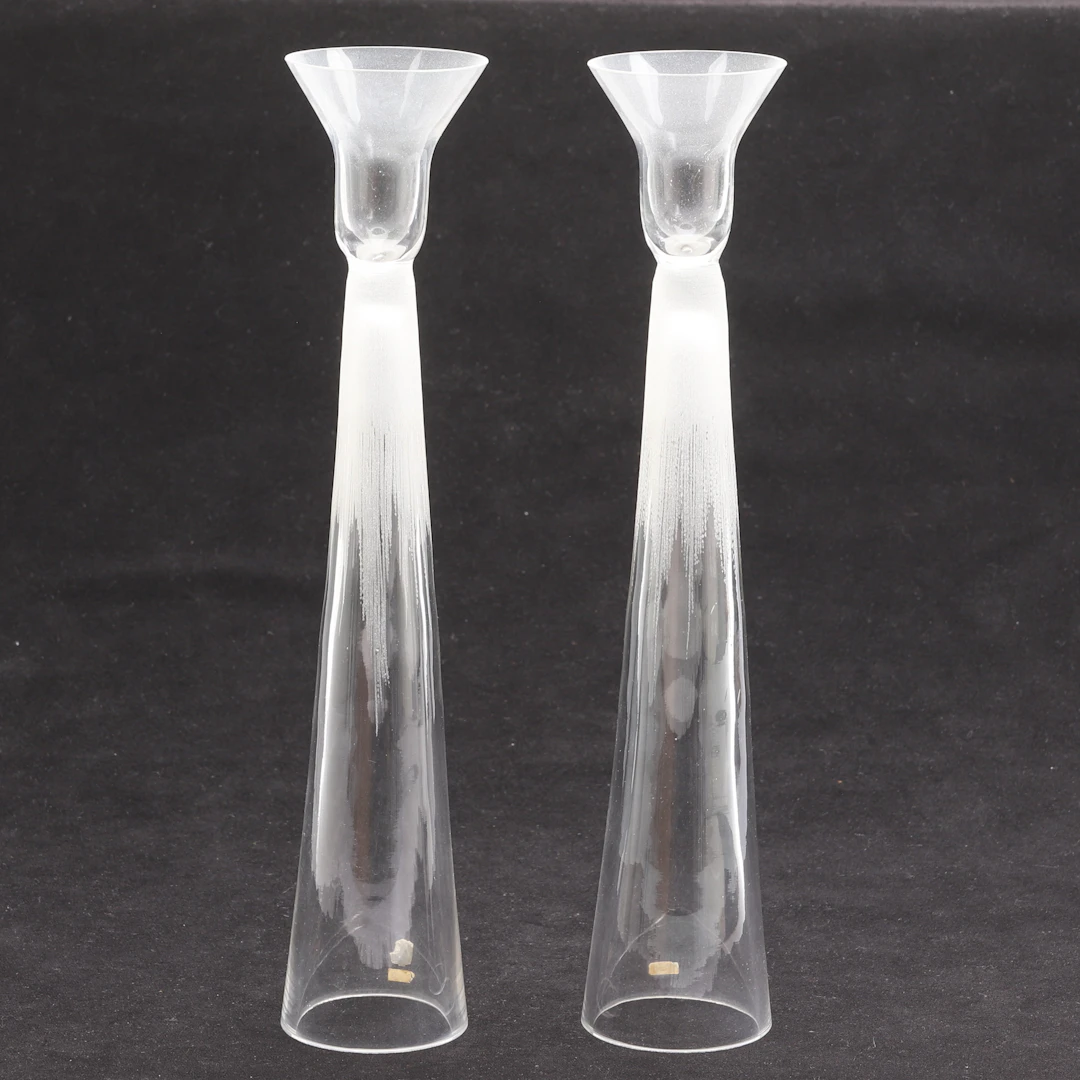 BENGT ORUP. Ljusstakar, 2 stycken, glas, Johansfors, signerade.