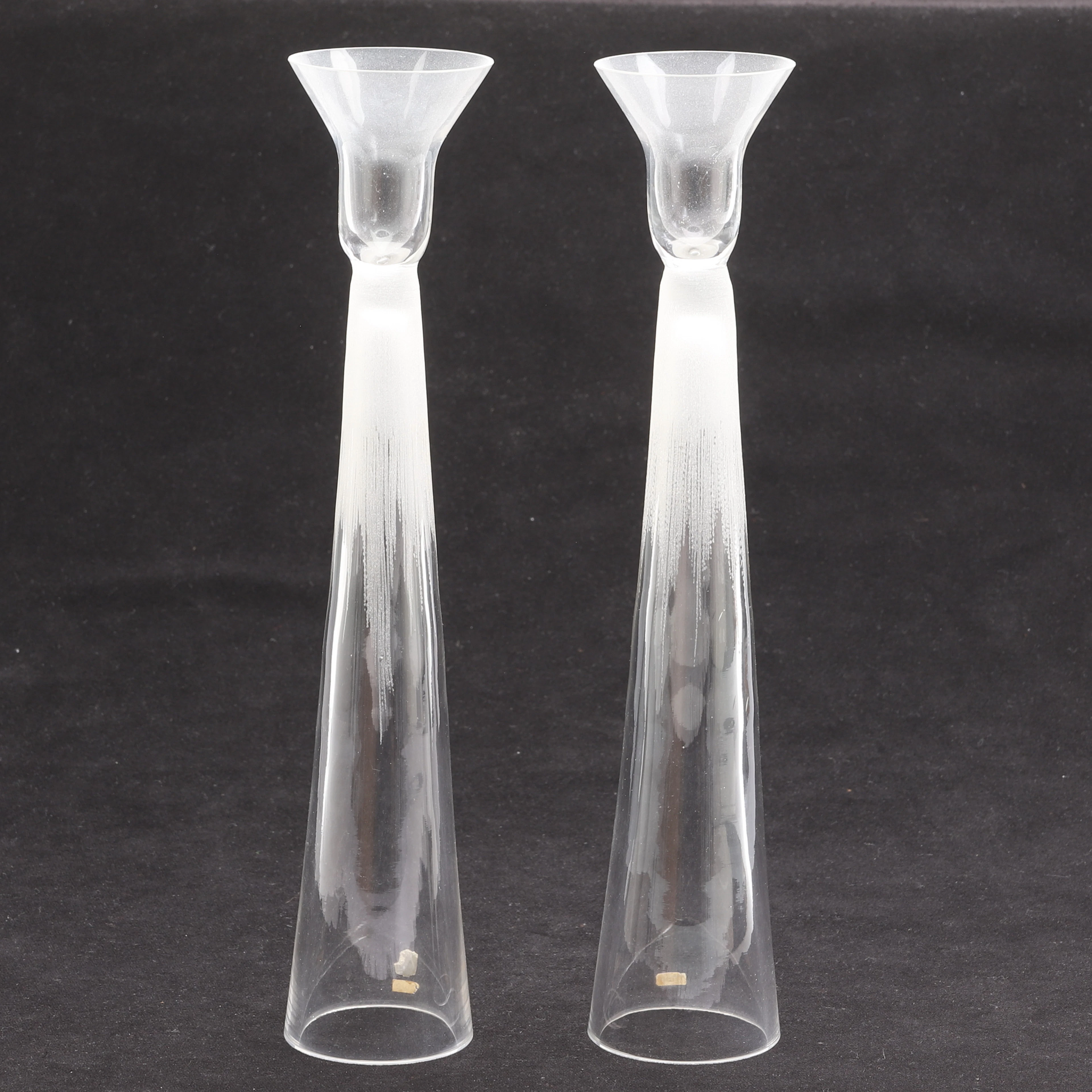 BENGT ORUP. Ljusstakar, 2 stycken, glas, Johansfors, signerade.