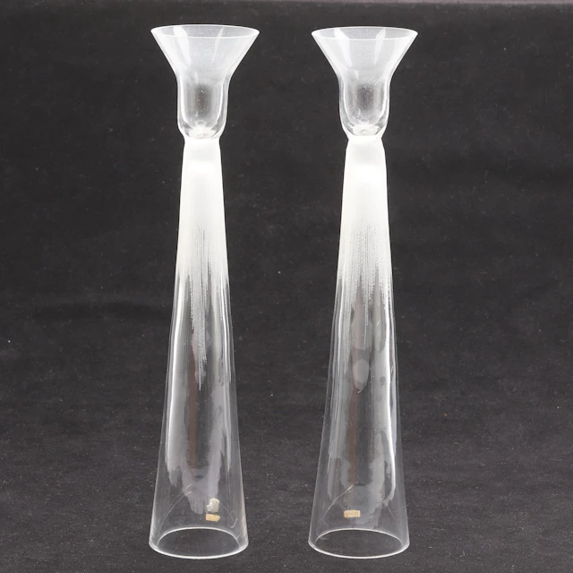 BENGT ORUP. Ljusstakar, 2 stycken, glas, Johansfors, signerade.