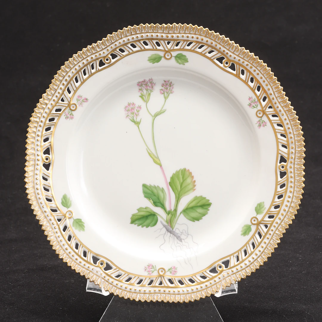 TALLRIK, porslin, Flora Danica, Royal Copenhagen.
