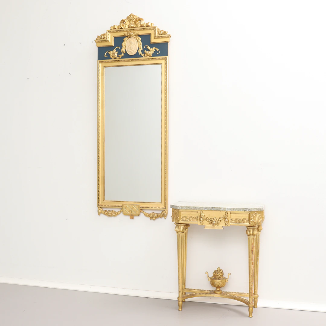 SPEGEL MED KONSOLBORD, gustaviansk stil, 1900-tal.