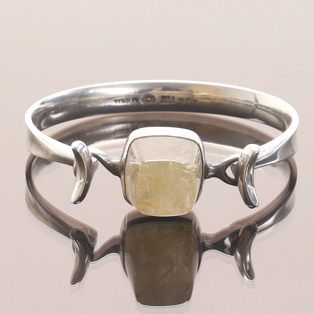 VIVIANNA TORUN BÜLOW-HÜBE. Armring, sterlingsilver, Georg Jensen, Danmark.