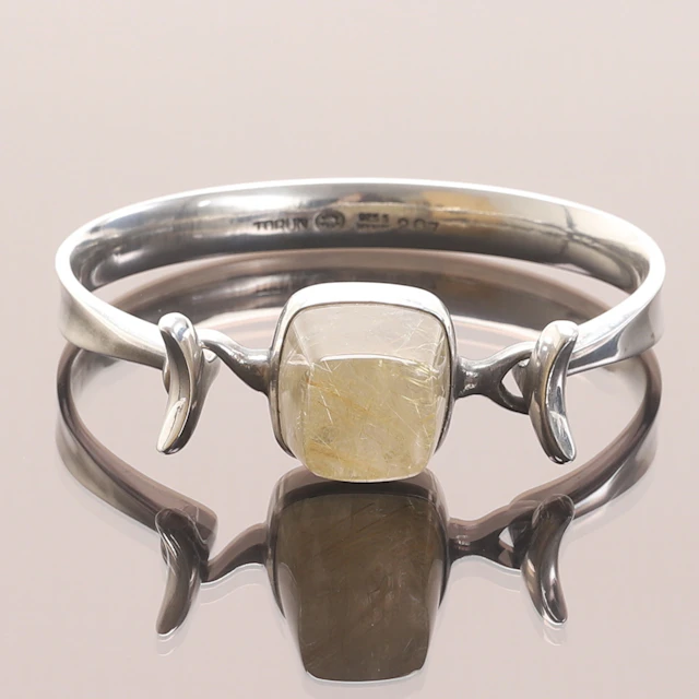 VIVIANNA TORUN BÜLOW-HÜBE. Armring, sterlingsilver, Georg Jensen, Danmark.