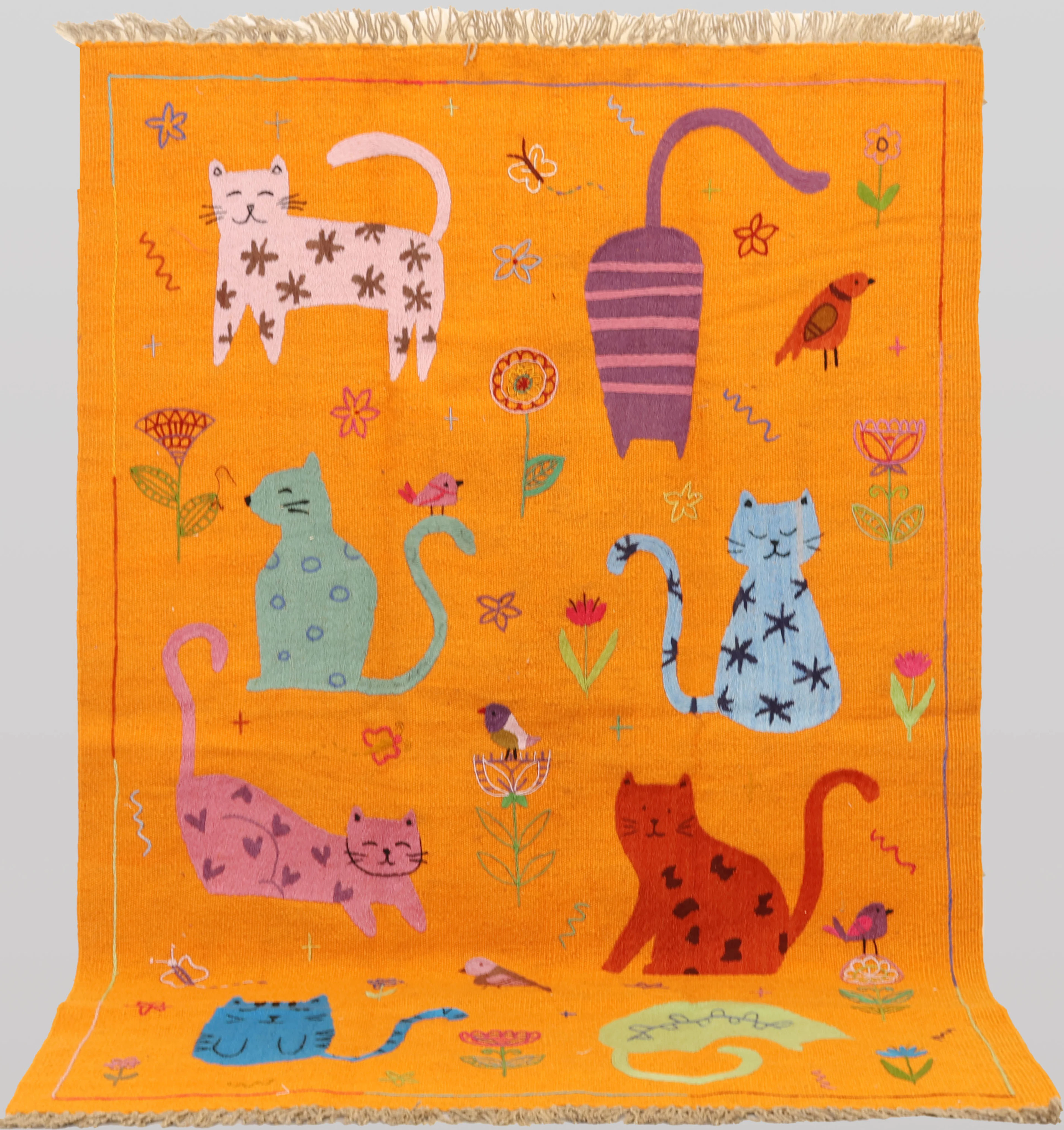 MATTA, Kelim med handbroderi, cirka 180 x 123 cm.