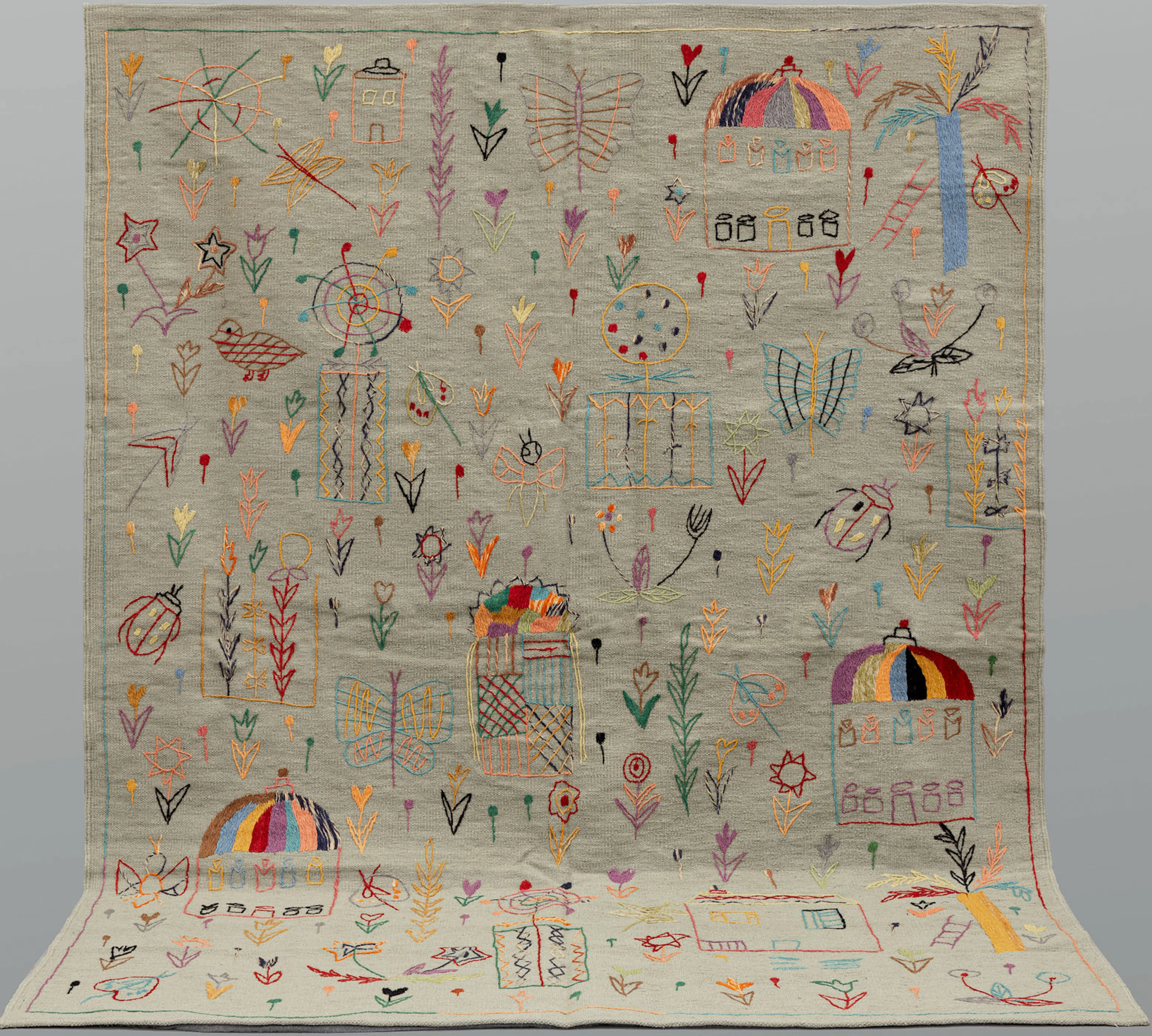 MATTA, Kelim med handbroderad dekor, cirka 239 x 178 cm.