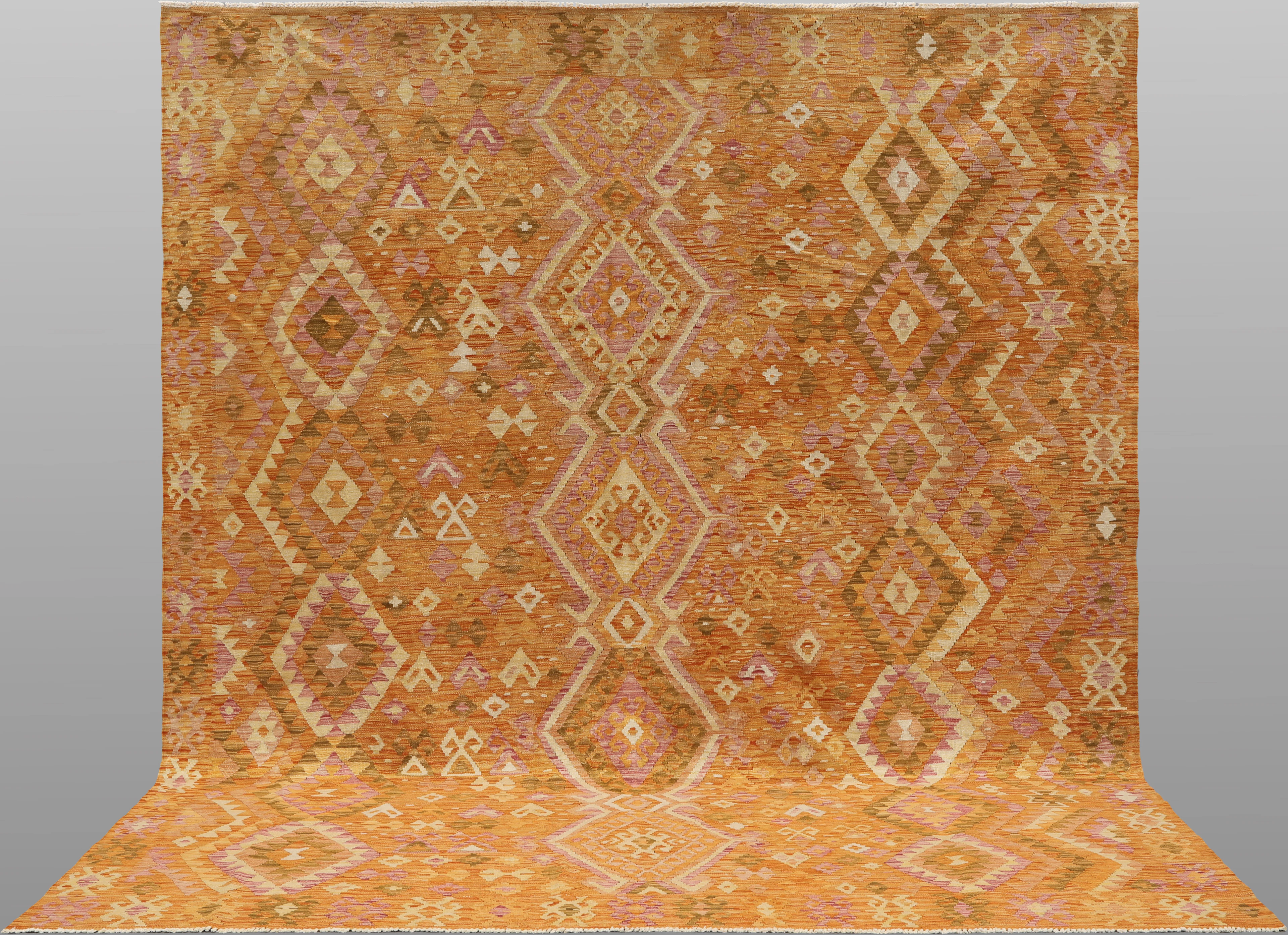 MATTA, Kelim, cirka 396 x 258 cm.
