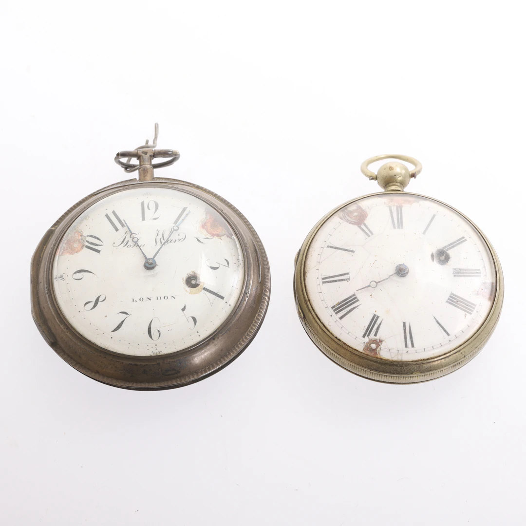 FICKUR, 2 stycken, 1 styck John Ward, silver, London, 1700/1800-tal.