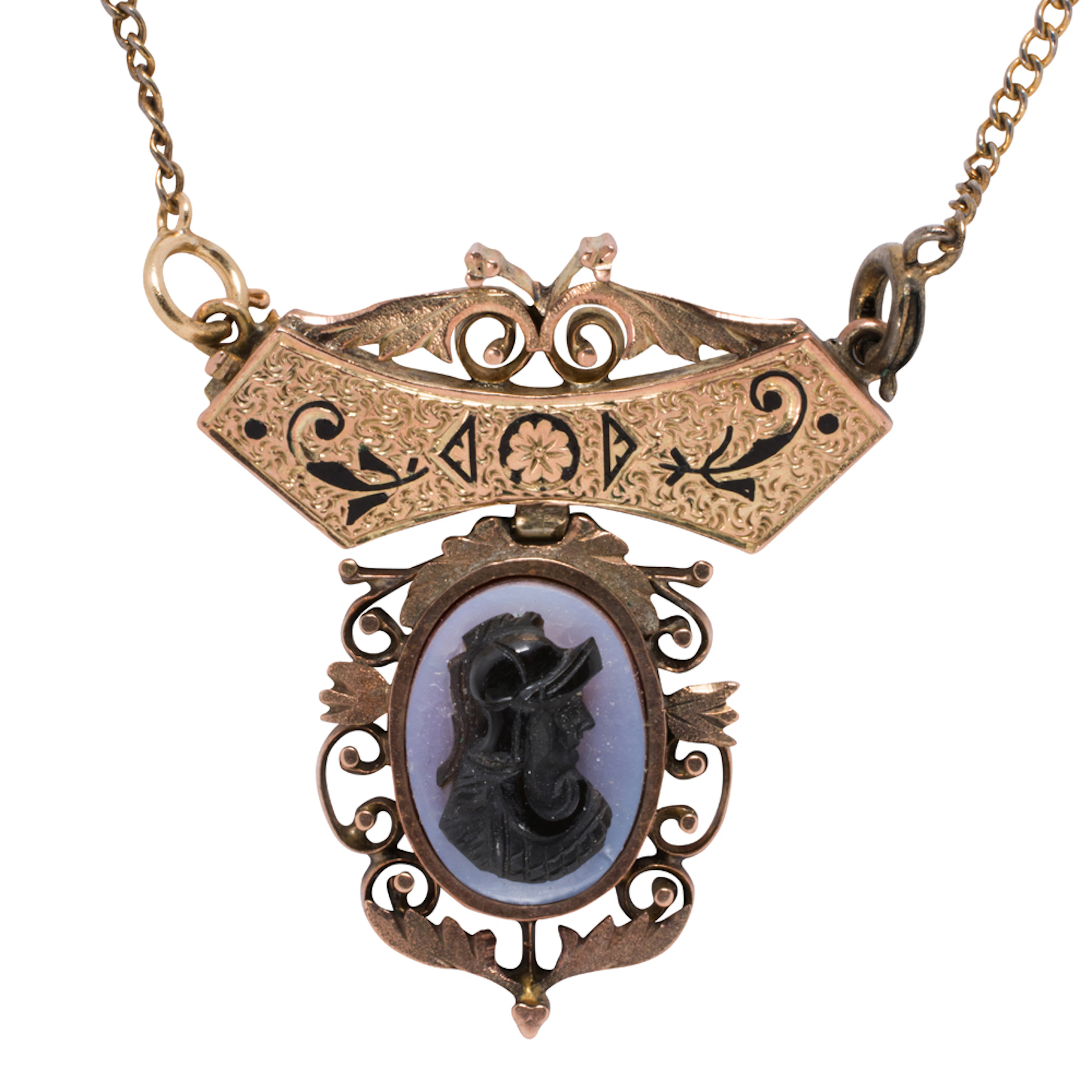 A Victorian hardstone and 14k gold cameo necklace