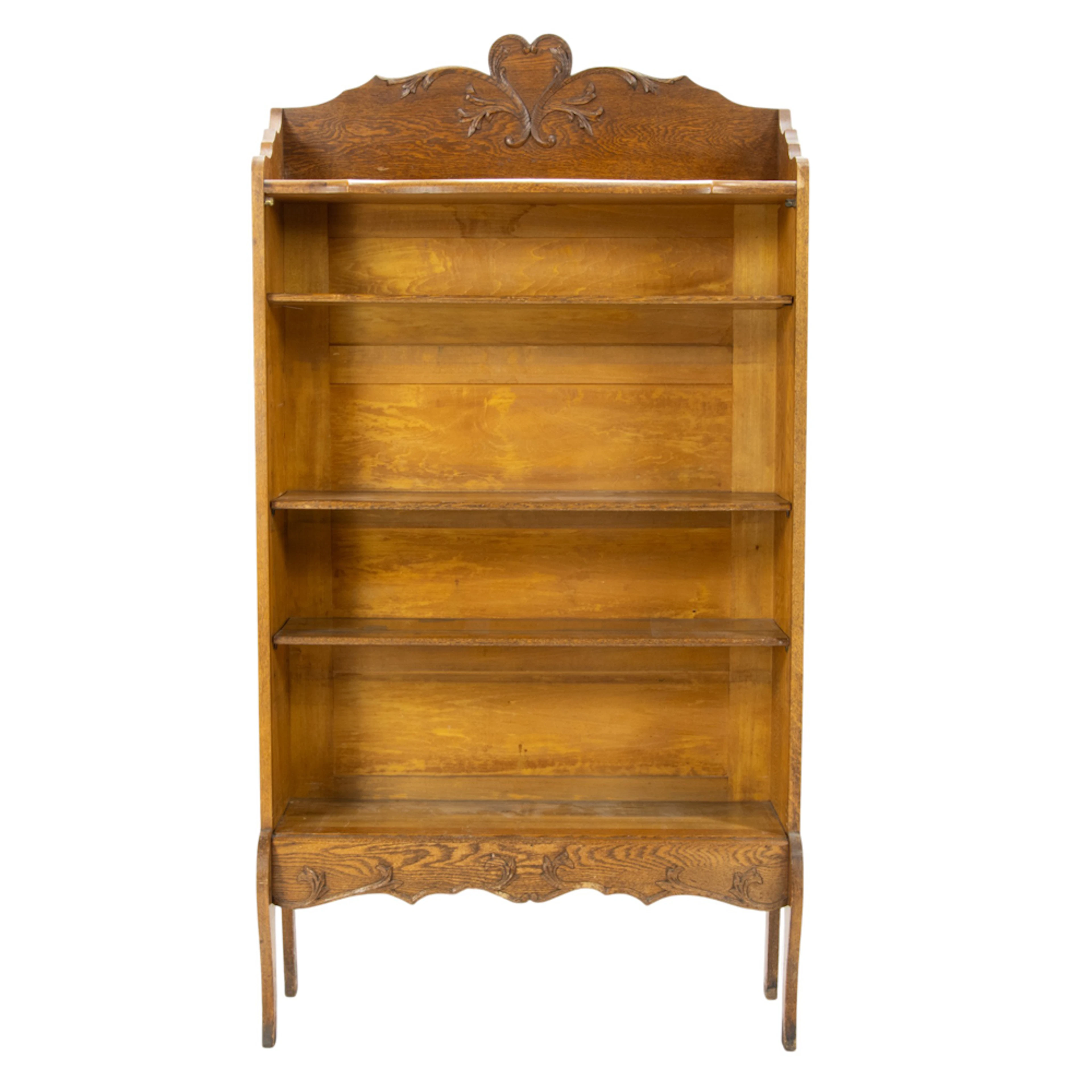 A late Victorian tiered bookcase