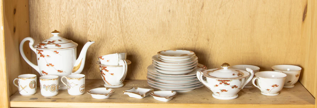 A set of Japanese Kutani tea set