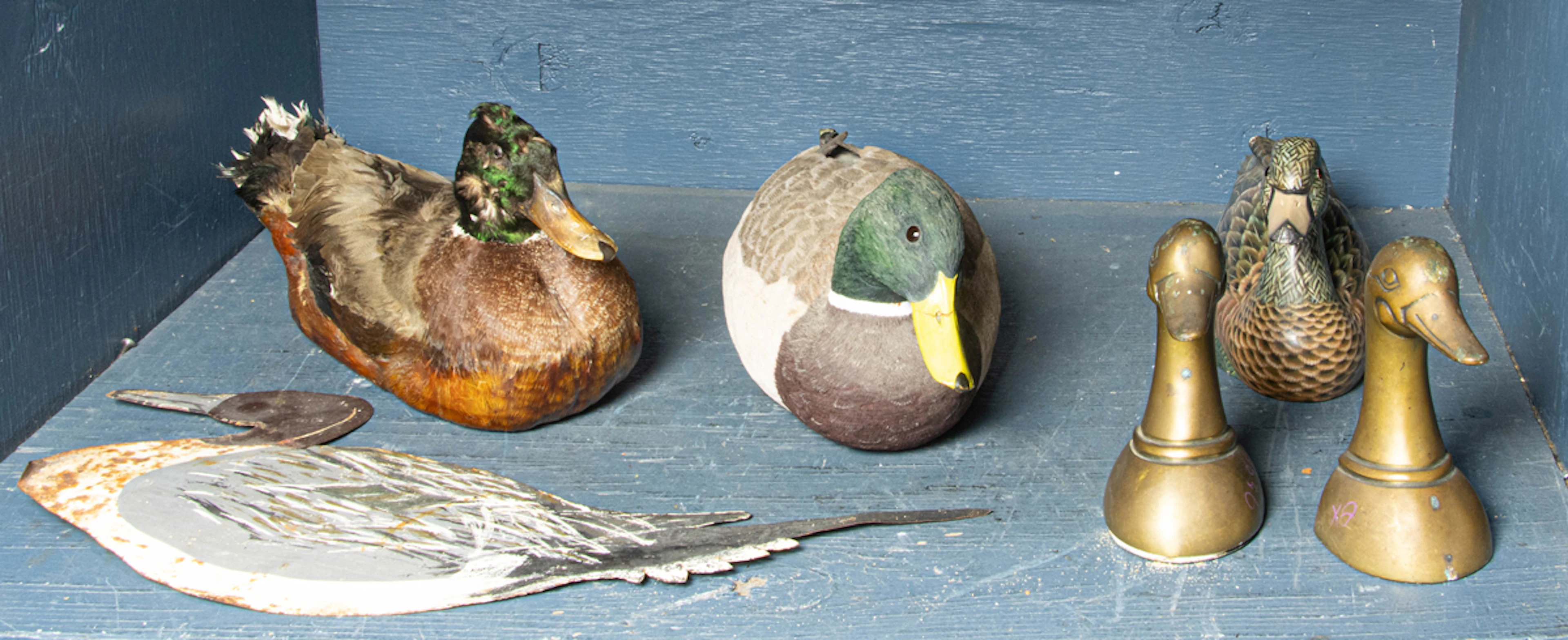 A group of six decorative ducks