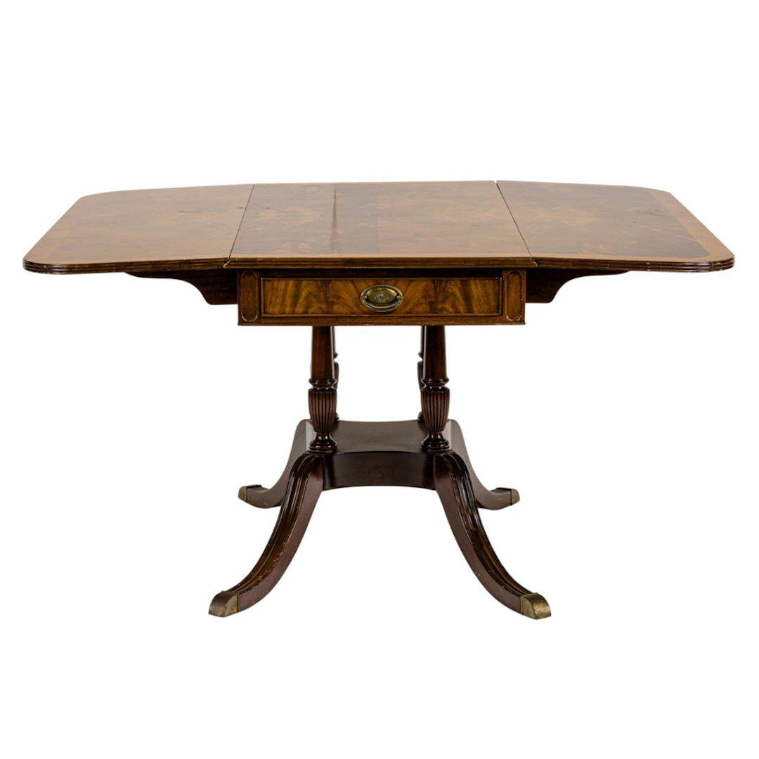 A Regency style drop leaf table