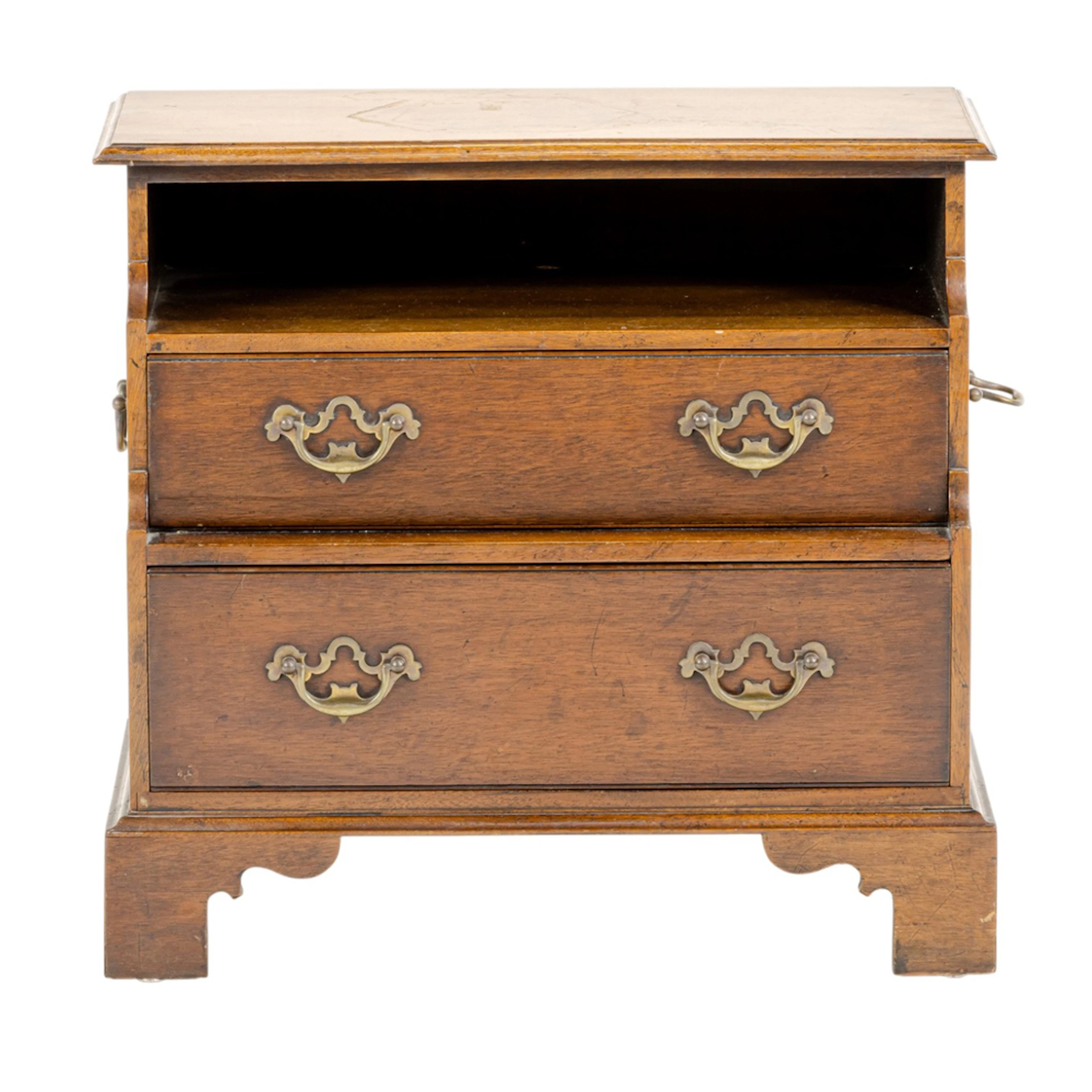 A Georgian style bedside cabinet