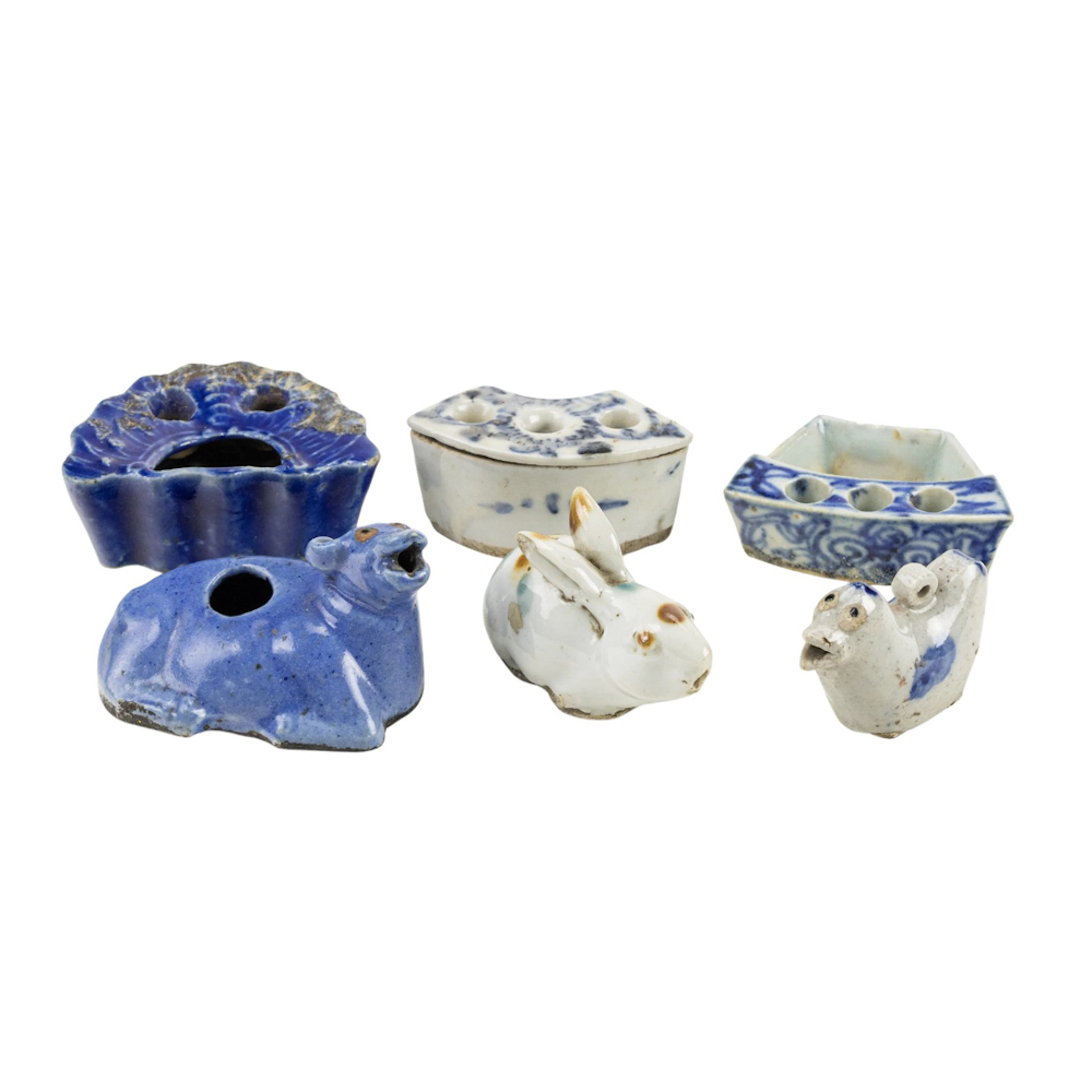 (lot of 6) Chinese blue and white glazed objects