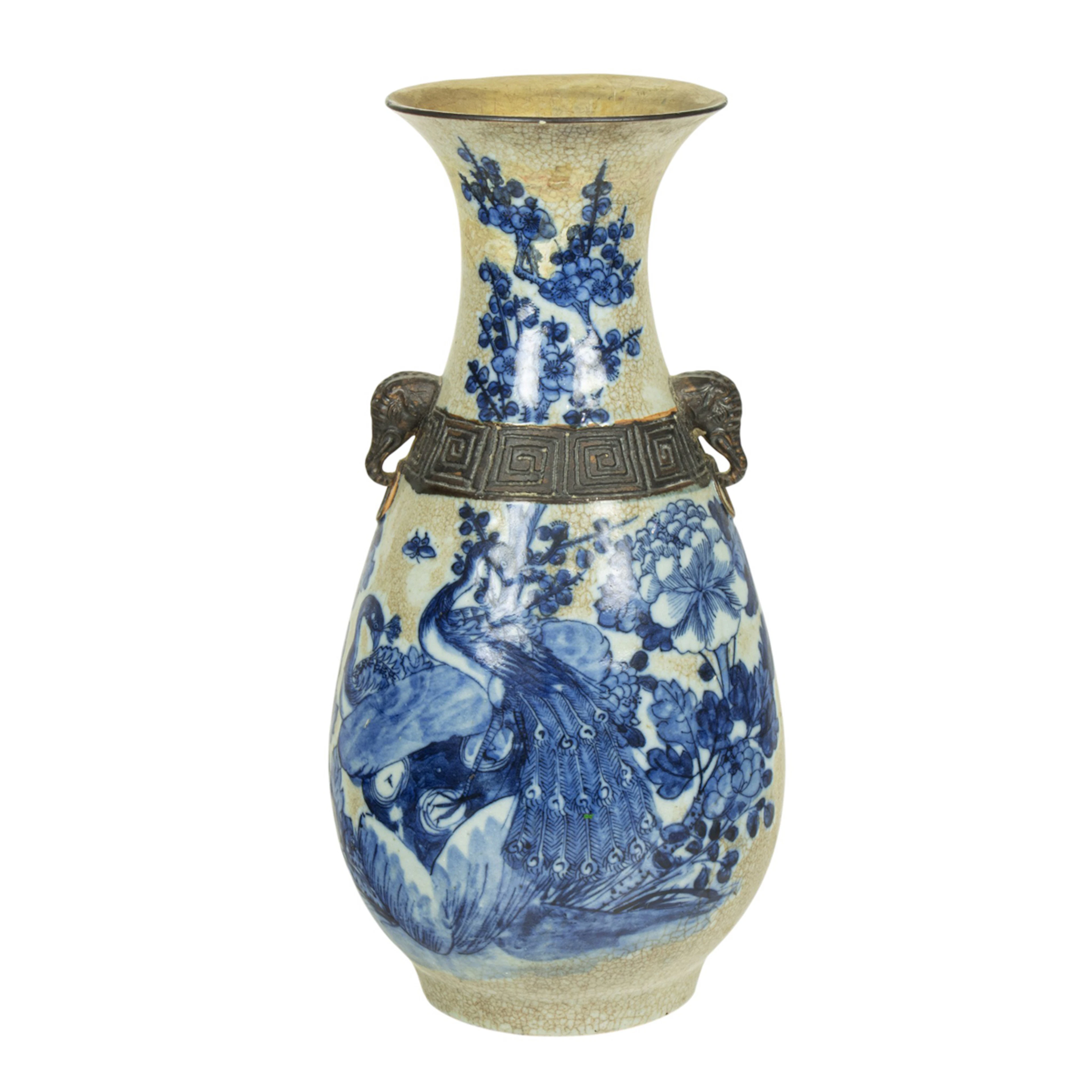 A Chinese blue and white crackle glazed vase