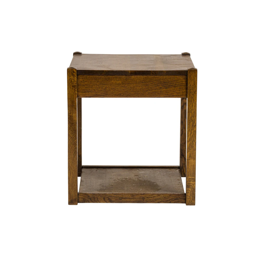 An Arts and Crafts style quartersawn oak stand late 20th century