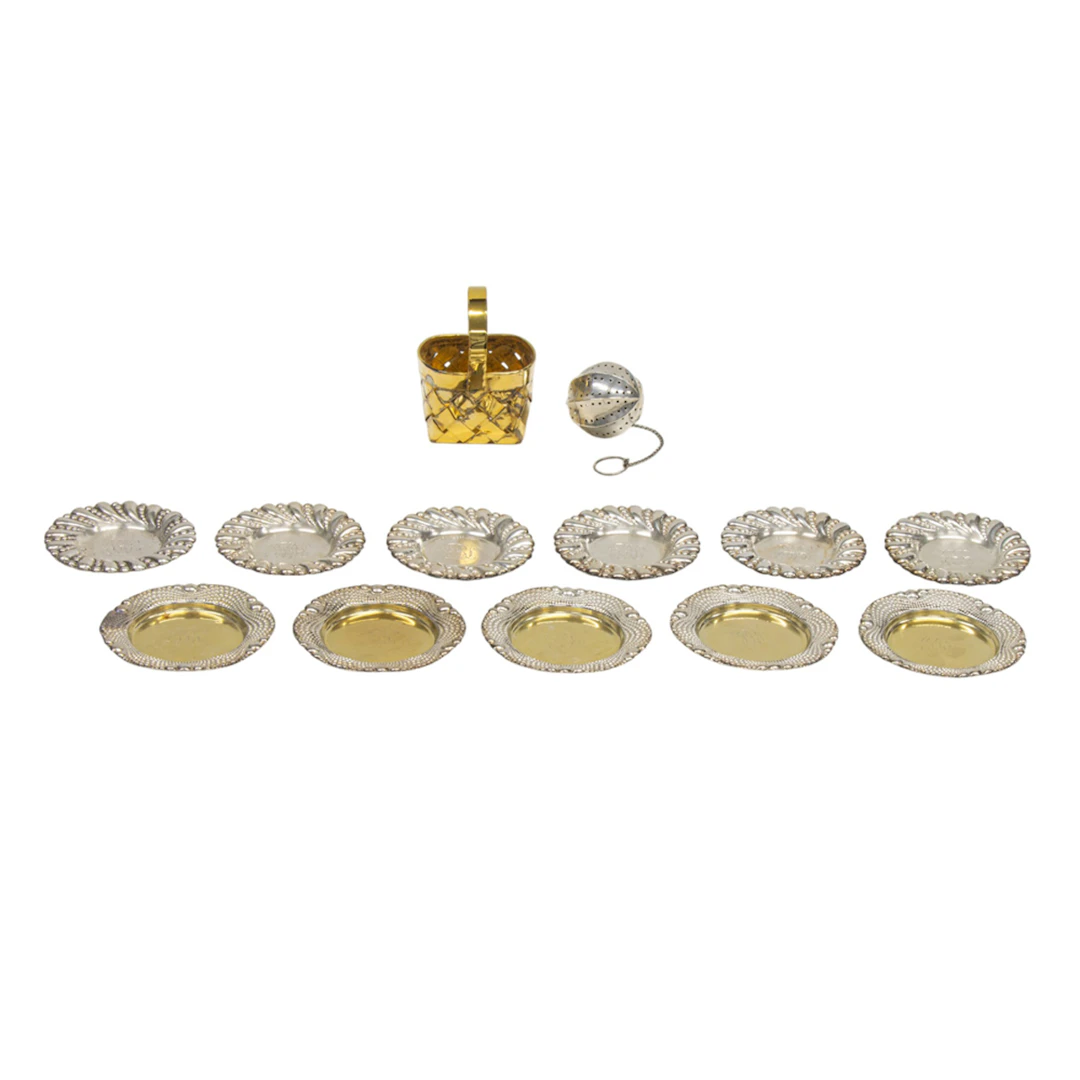 A group of small sterling table items