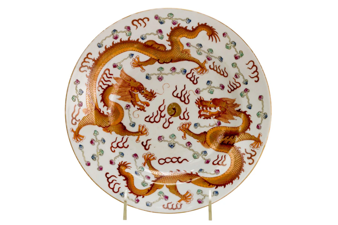 A Chinese famille rose 'dragon' dish