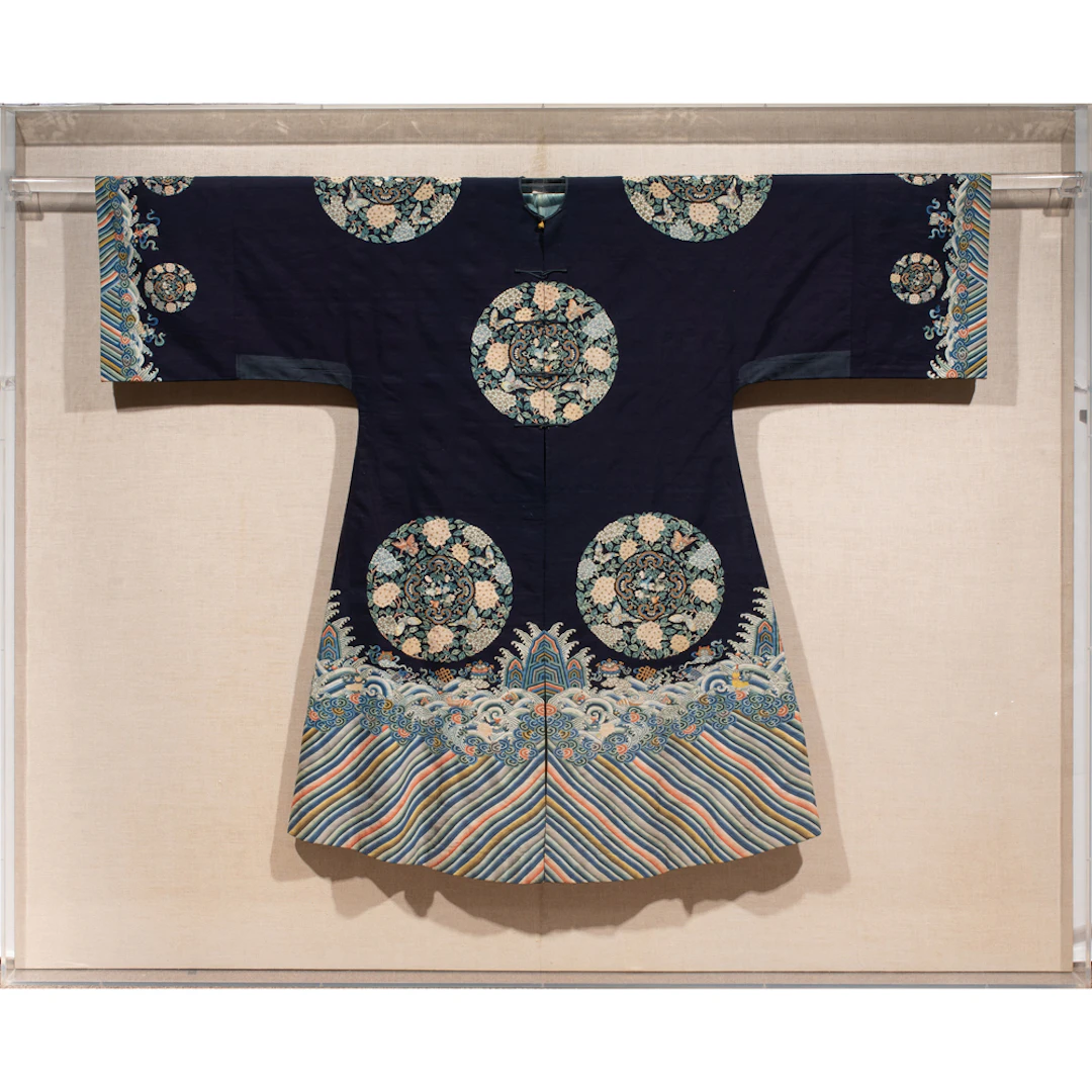 A Chinese semi-formal kesi blue-ground robe