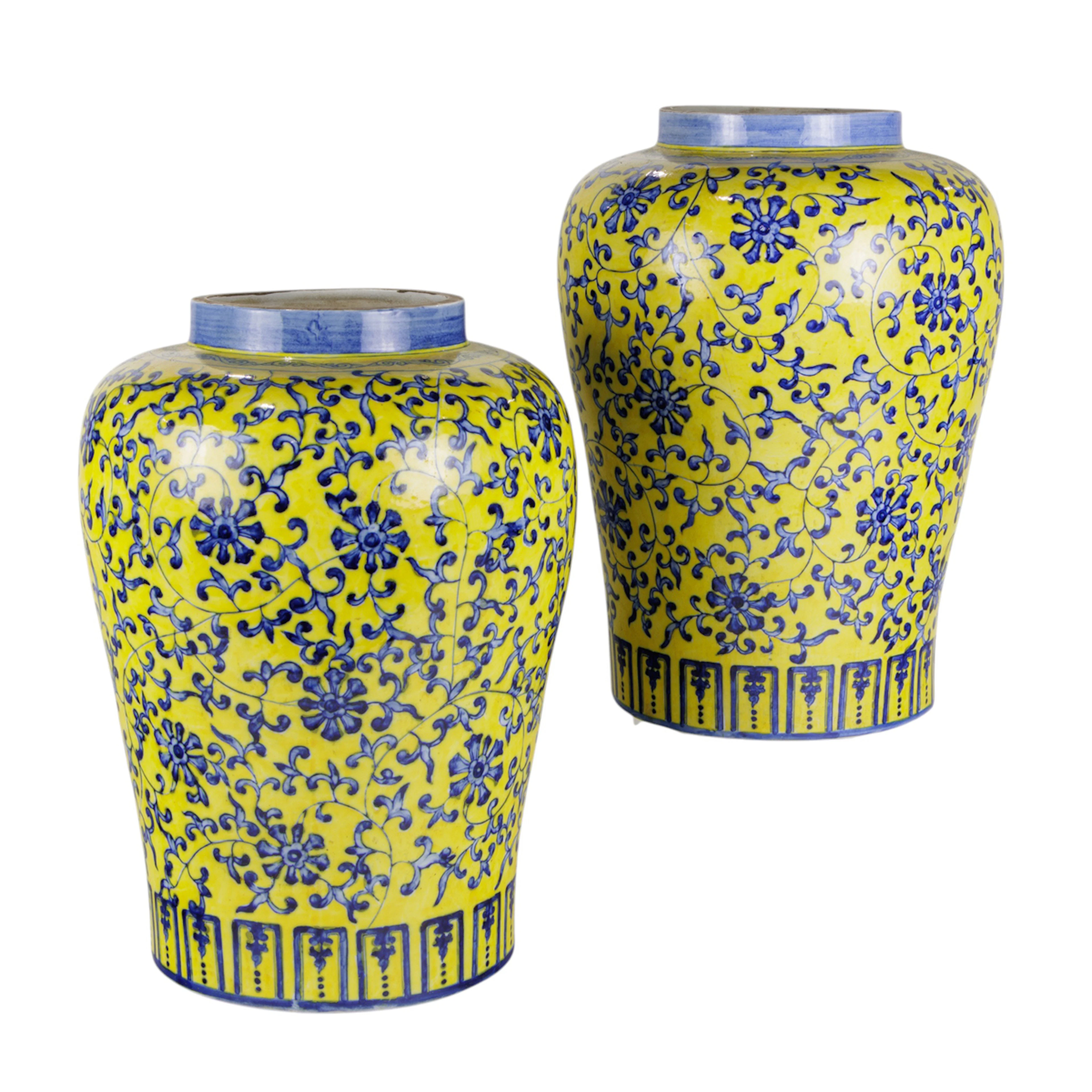 A pair Chinese vases yellow ground and blue and white vases