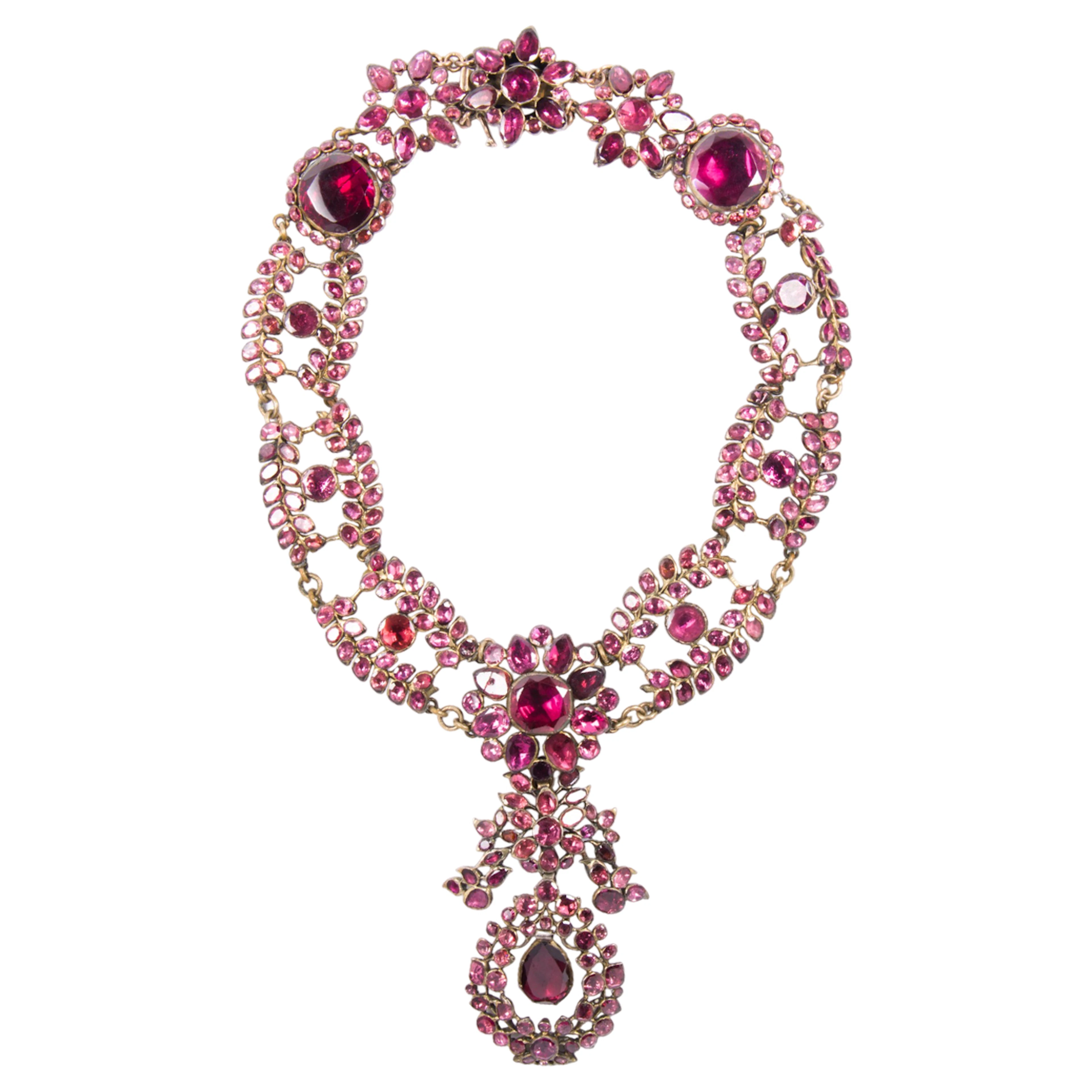 A Georgian garnet and gold-filled choker necklace