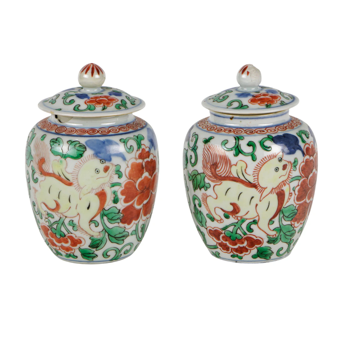(lot of 2) Chinese wucai lidded jars