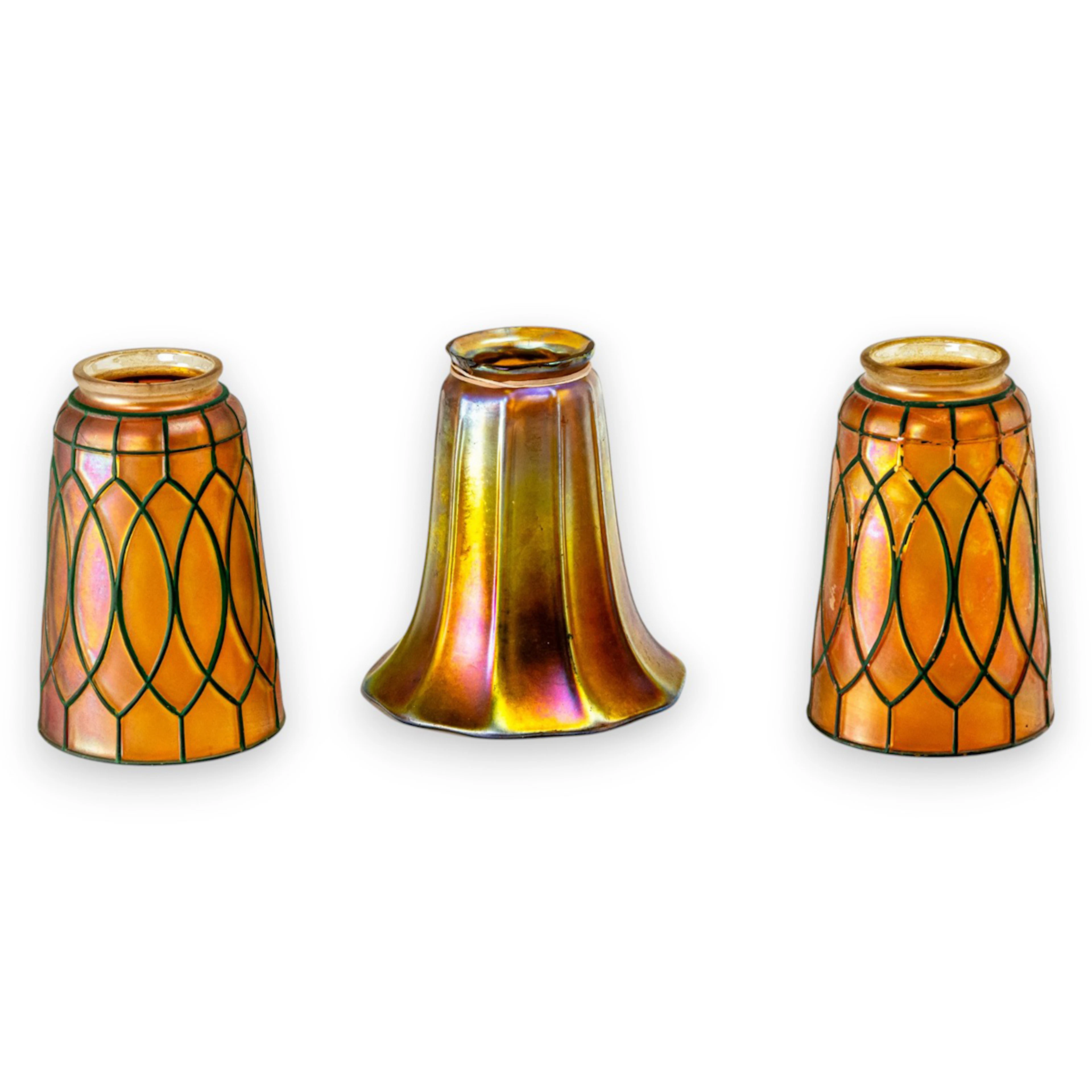 A Steuben gold Aurene glass shade