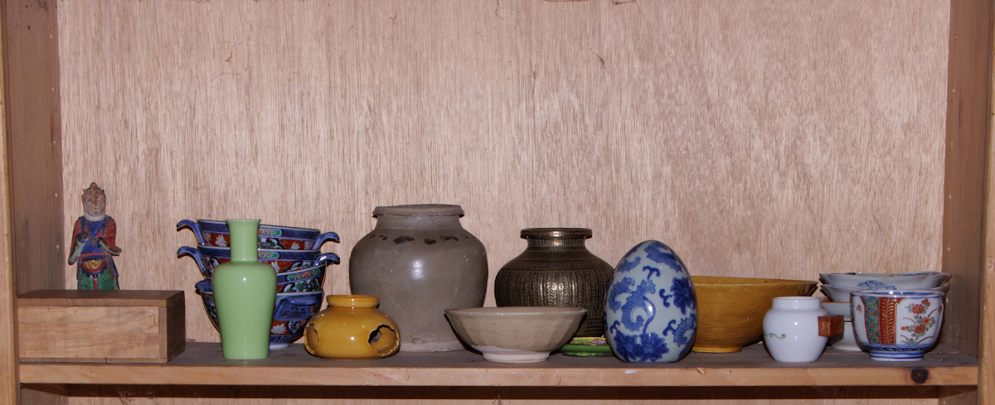 A group of Asian decorative ceramic objects