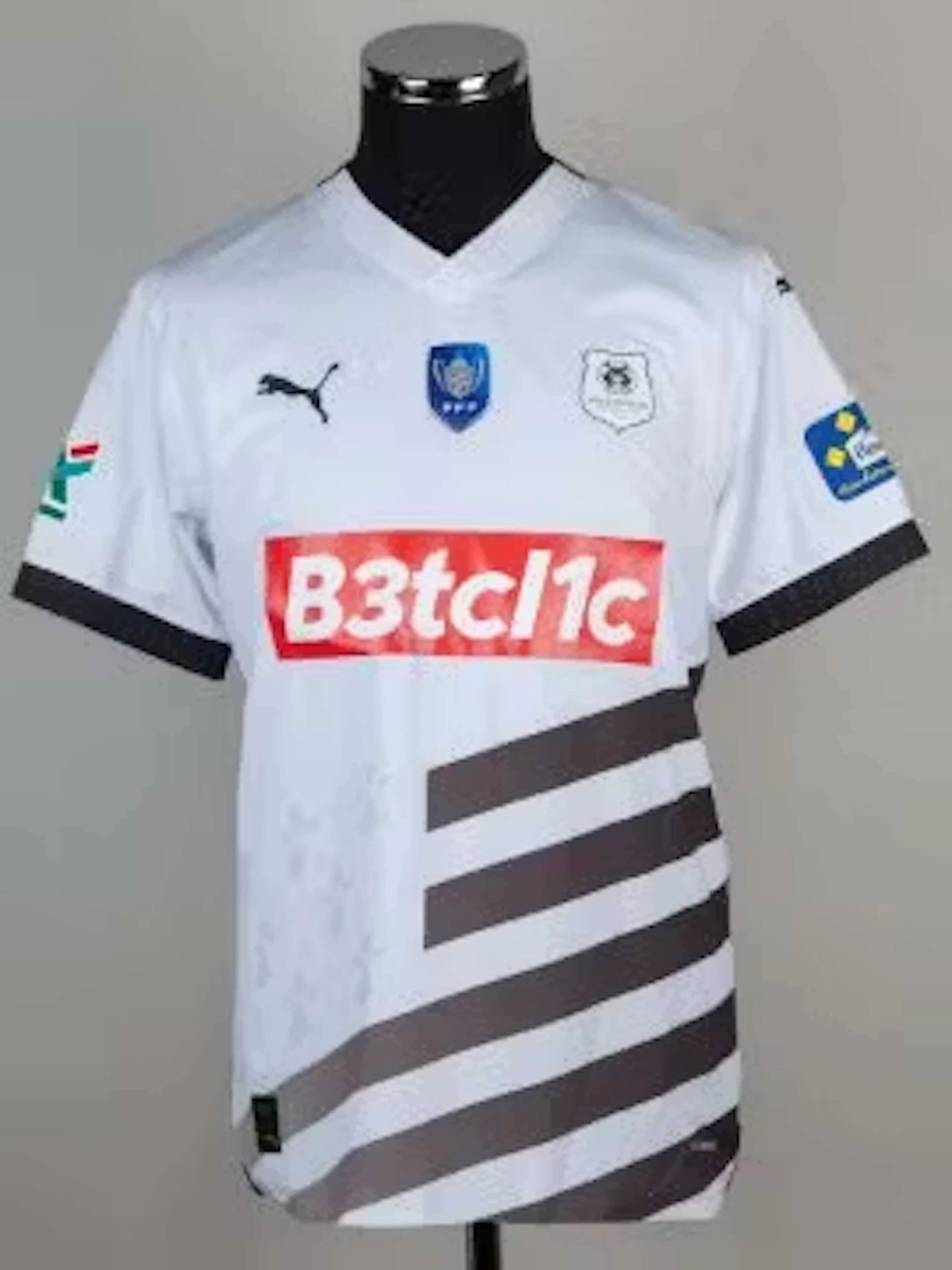 Benjamin Bourigeaud white and black No.14 Rennes French Cup semi final