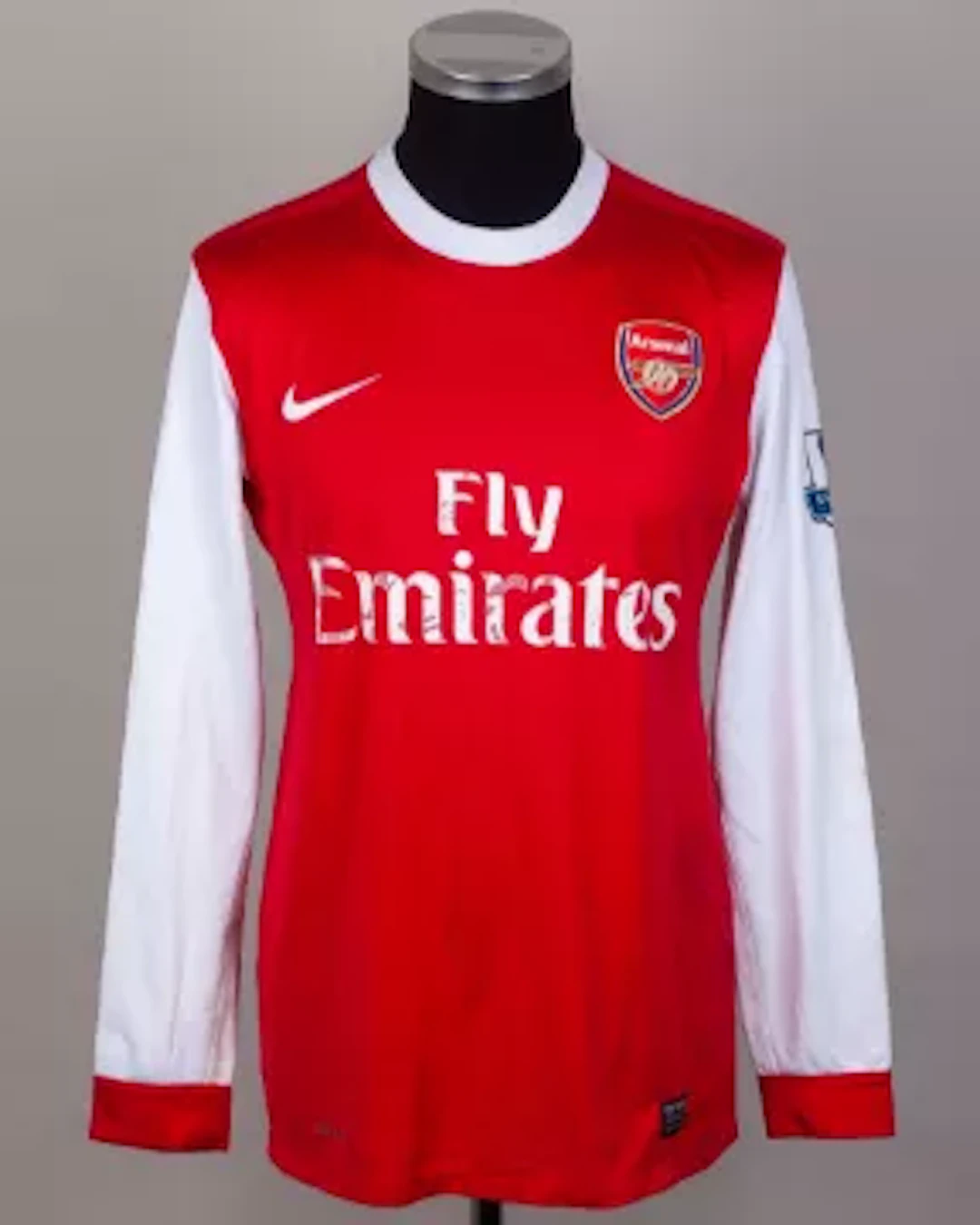 Theo Walcott red and white No.14 Arsenal match worn long sleeved home