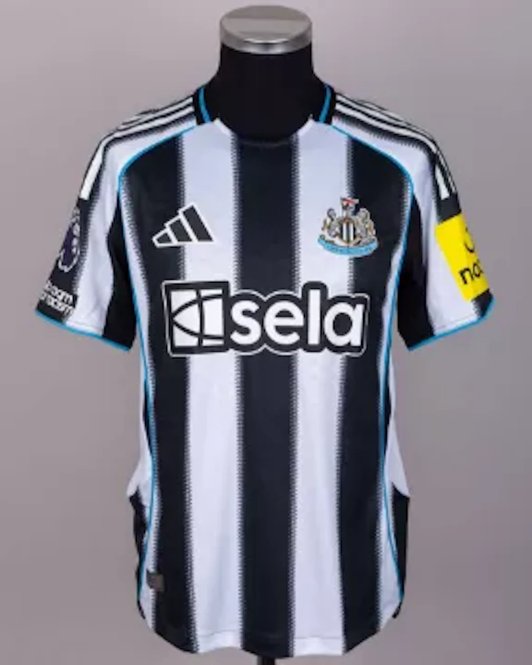 Bruno Guimarães black and white No.39 Newcastle United signed shirt, 2025-26