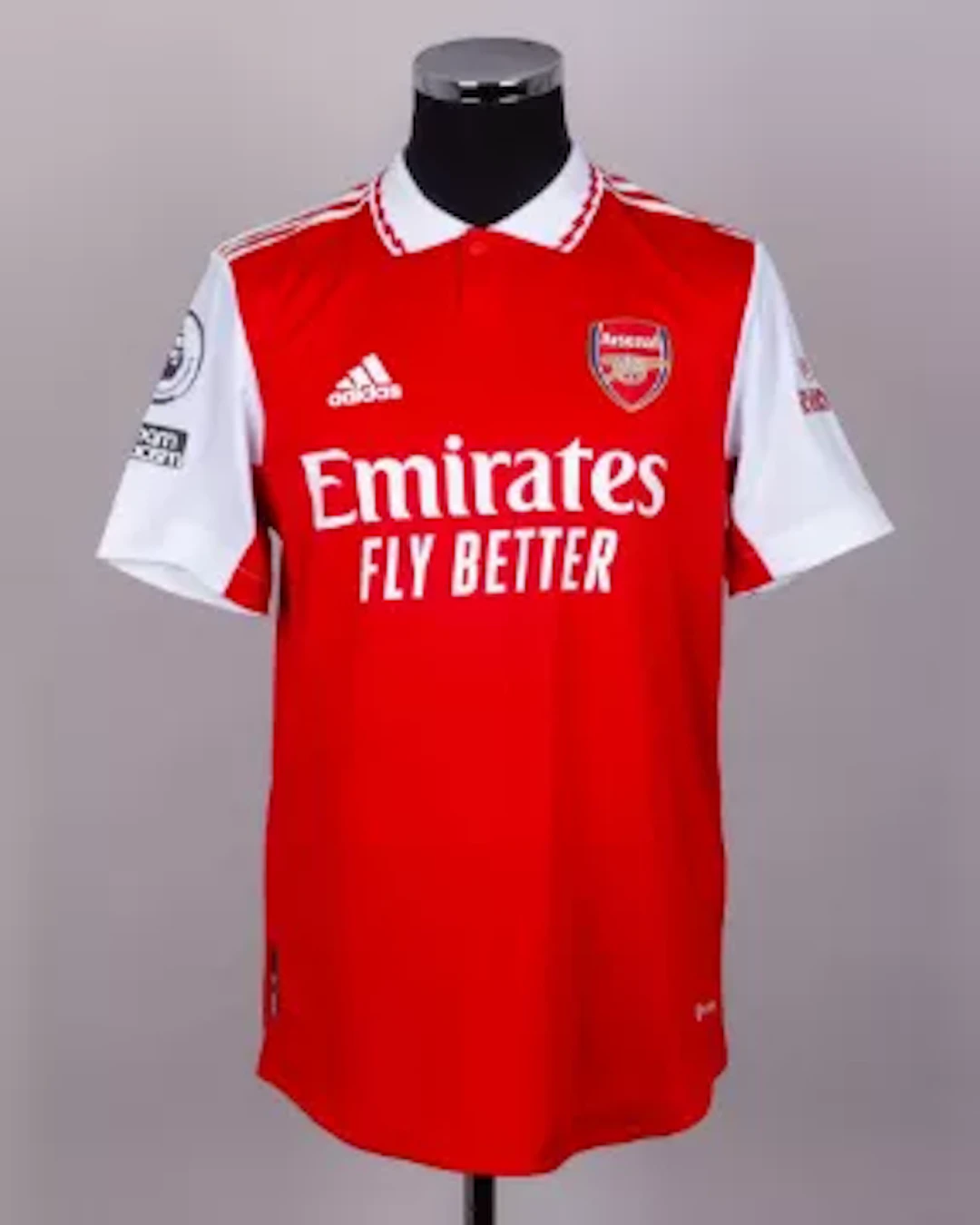 Bukayo Saka red Arsenal No.7 match worn short-sleeved shirt, 2022-23