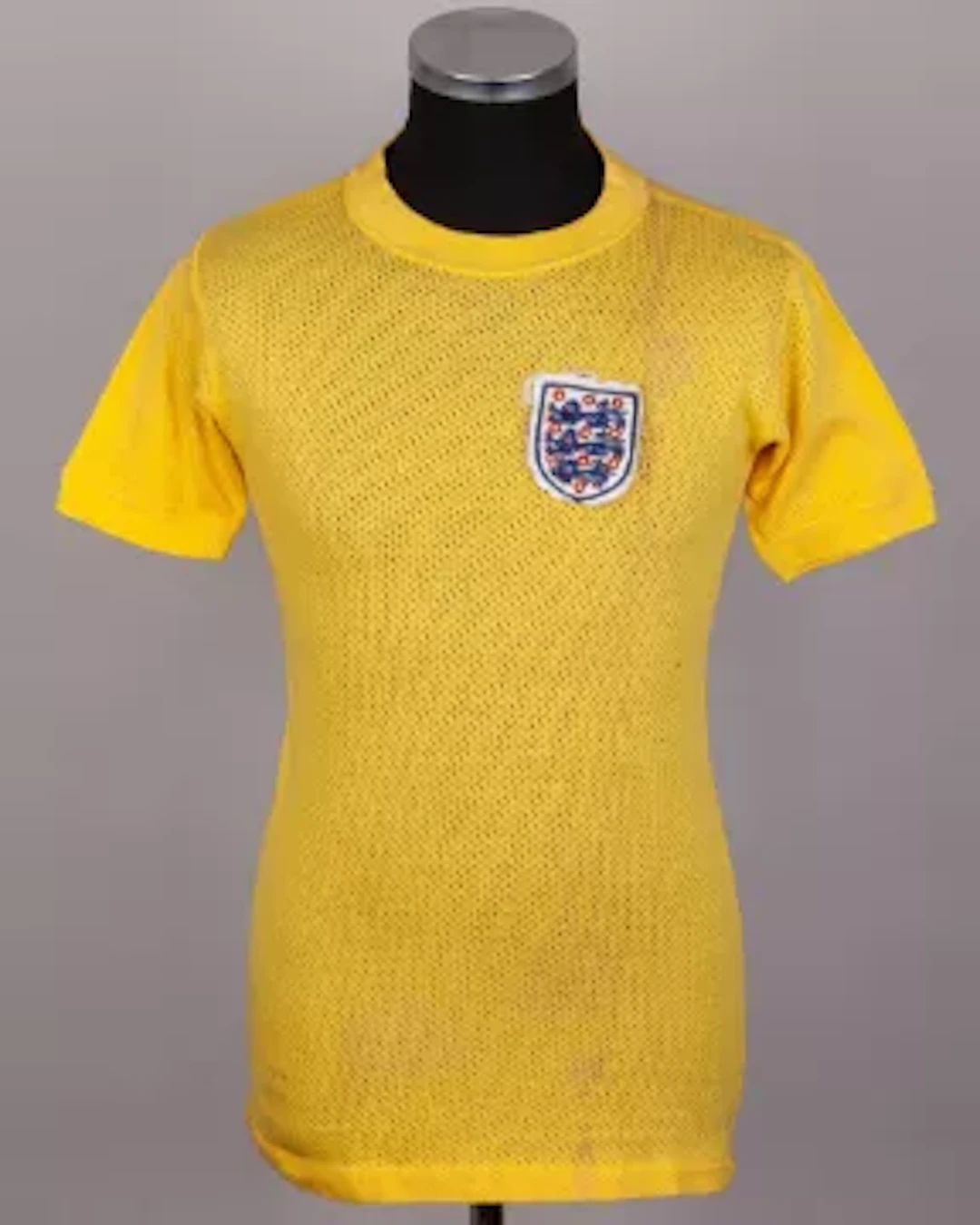 Emlyn Hughes a rare yellow No.3 airtex England v. Italy match worn