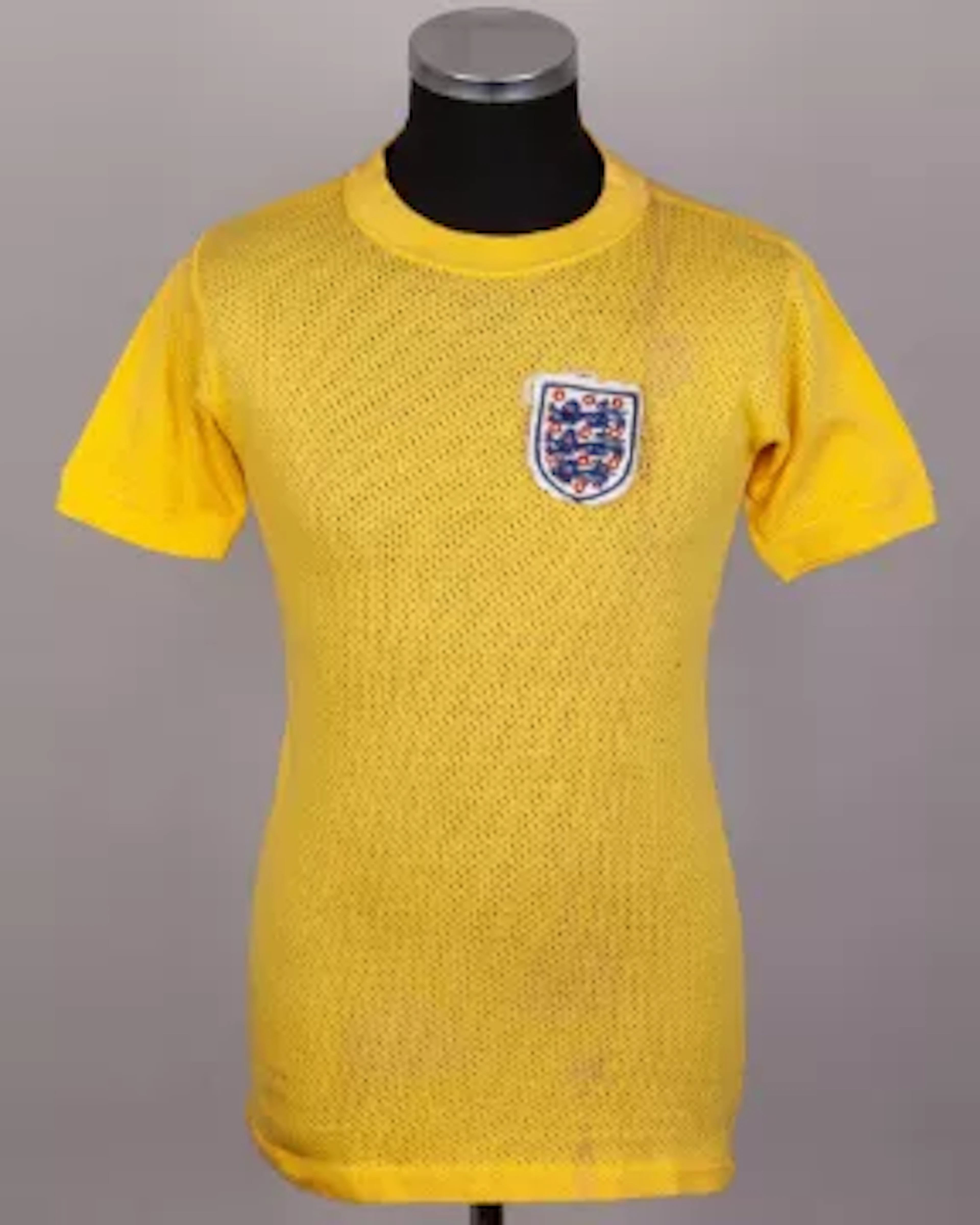 Emlyn Hughes a rare yellow No.3 airtex England v. Italy match worn