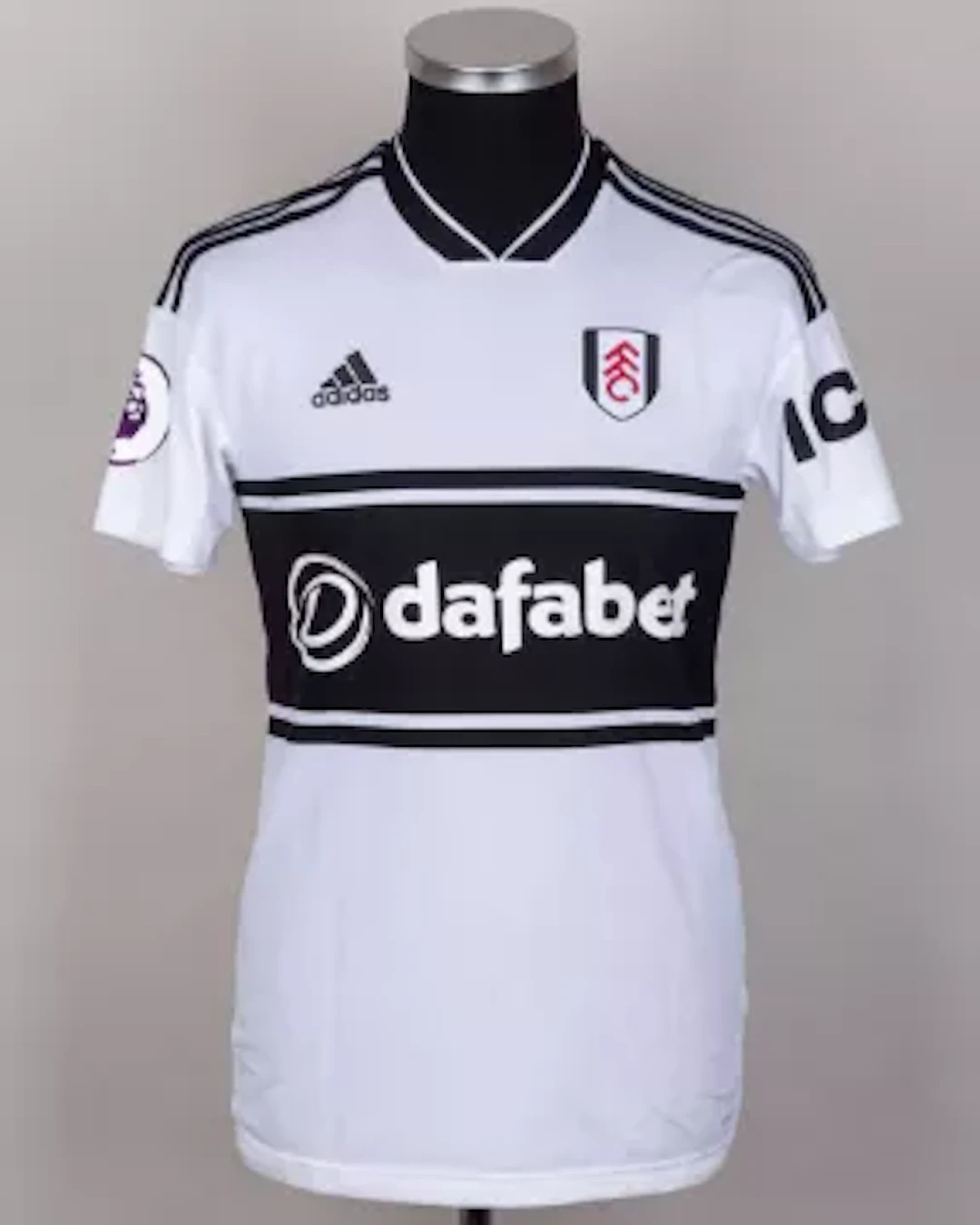 Joe Bryan white and black No.23 Fulham match prepared short-sleeved