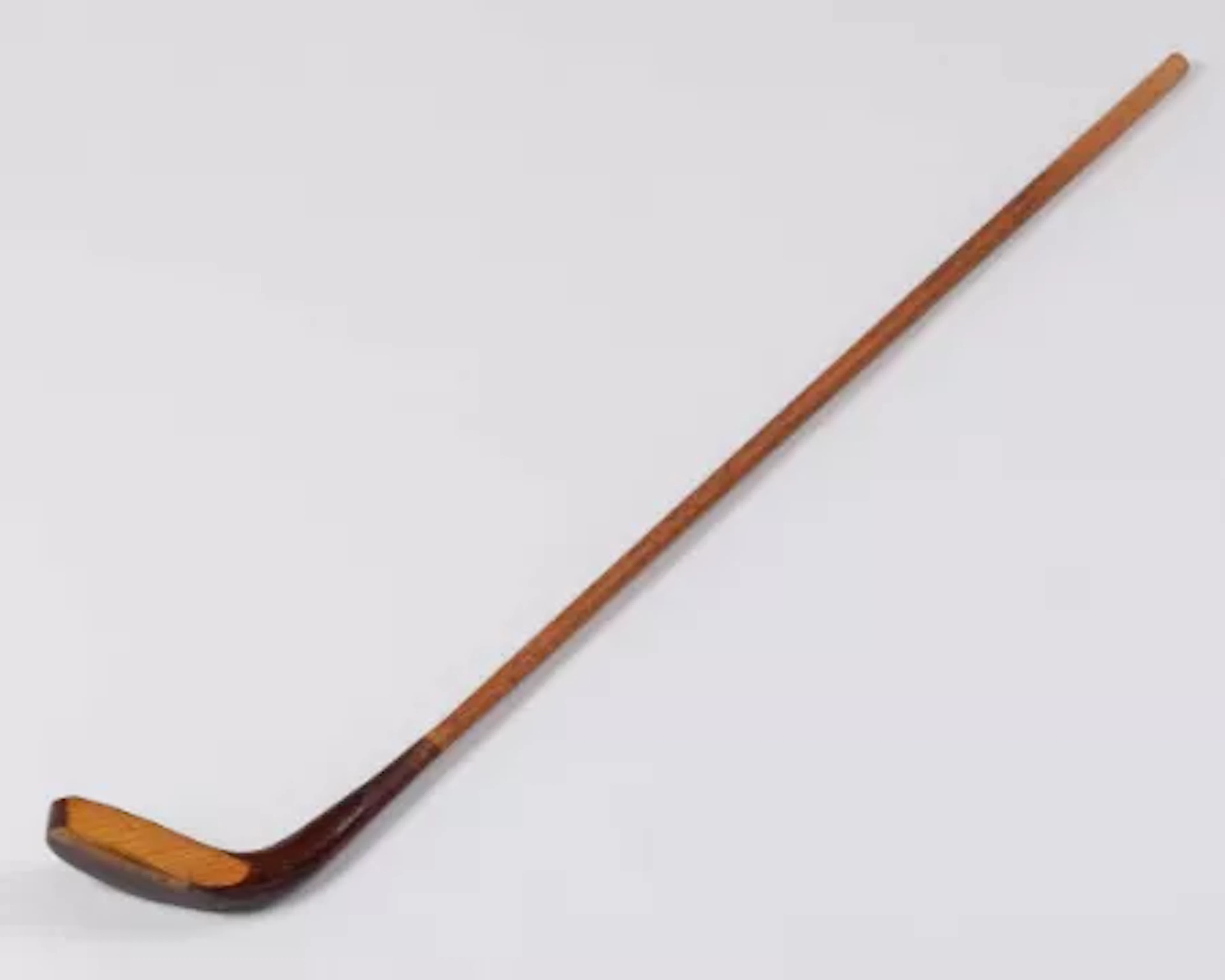 A scared-head putter by Wille Dunn